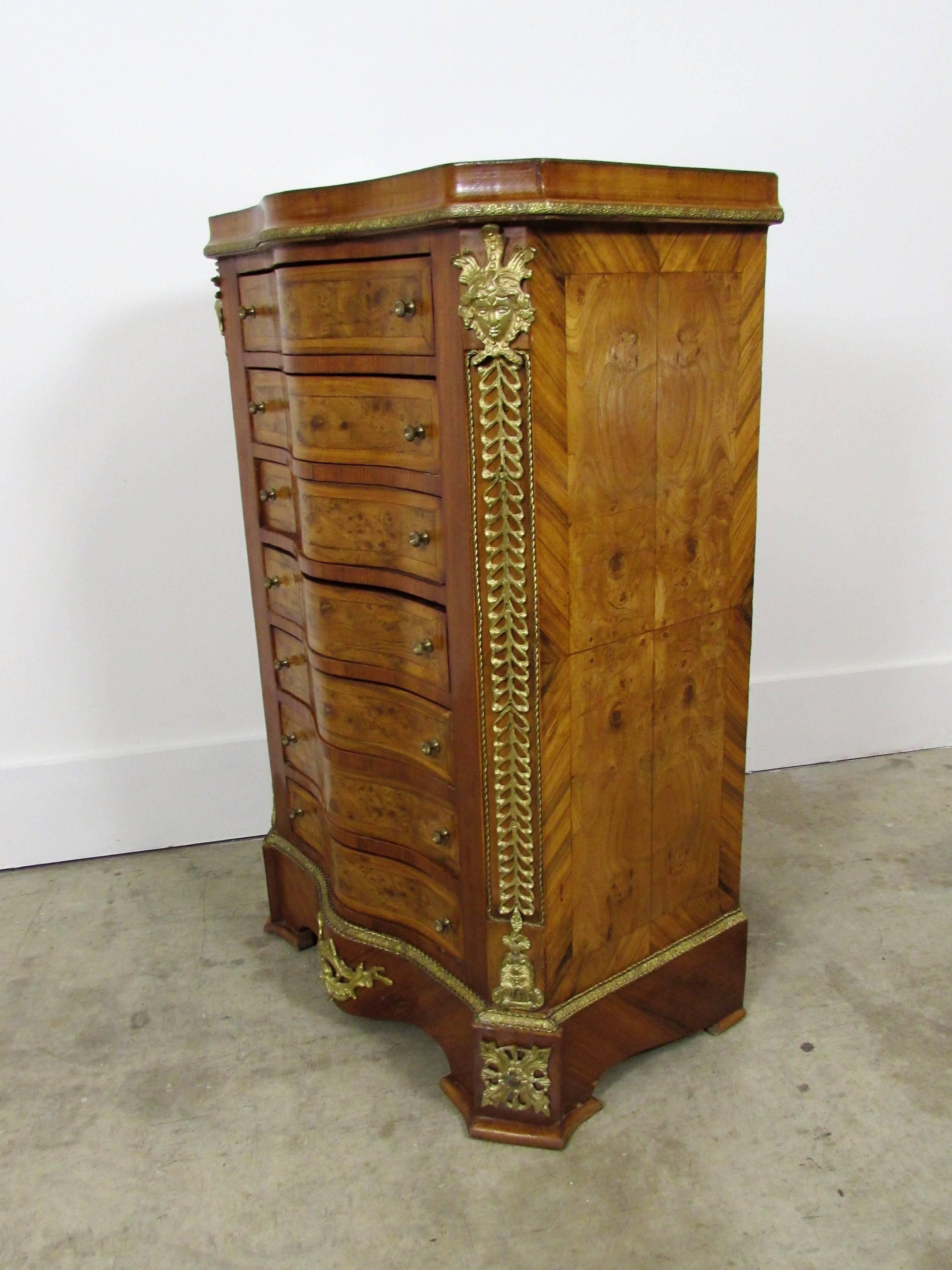 Italian Lingerie Chest Louis XIV Style Semainier In Excellent Condition For Sale In Raleigh, NC