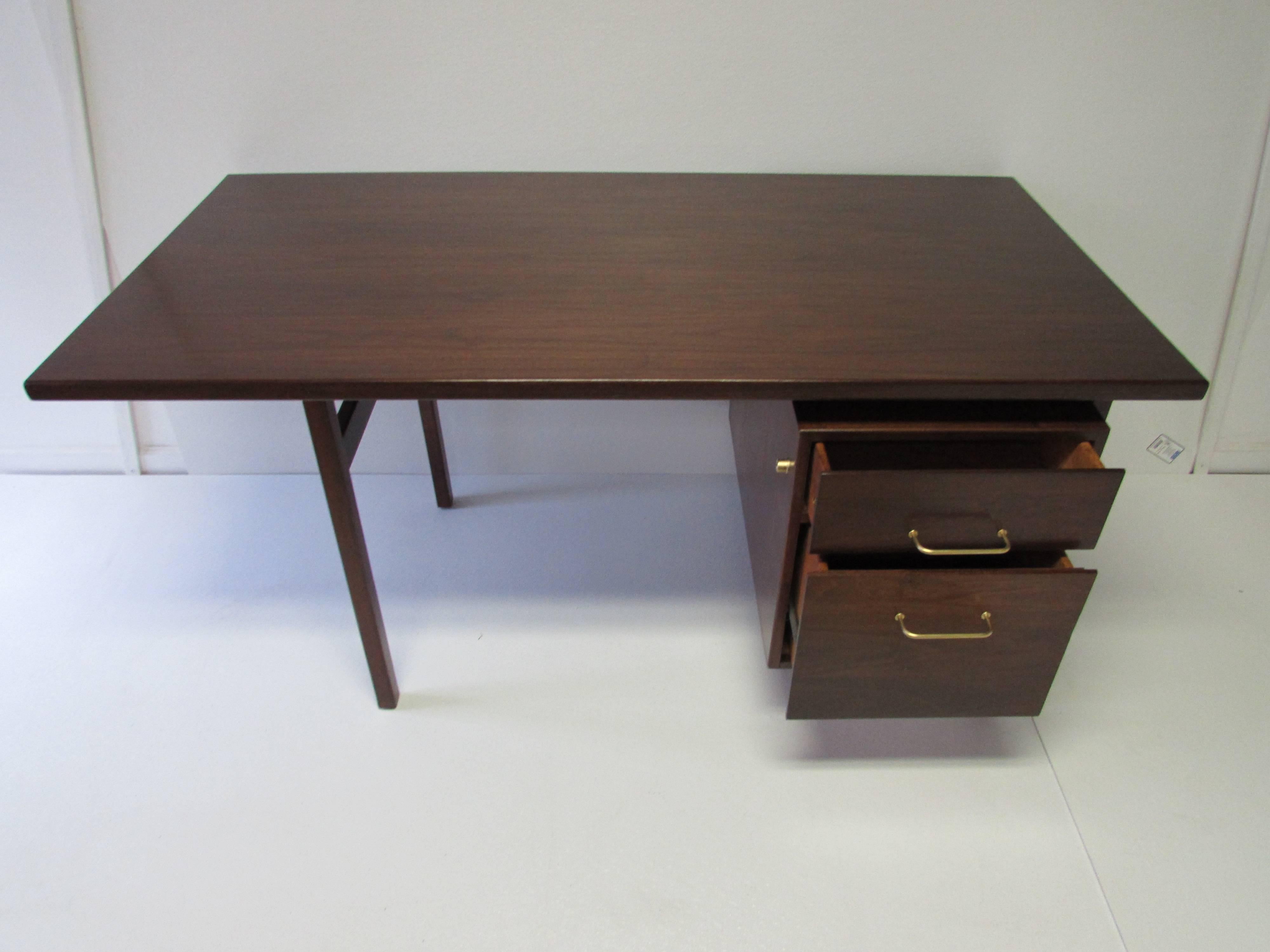 American Executive Desk Attributed to Jens Risom For Sale