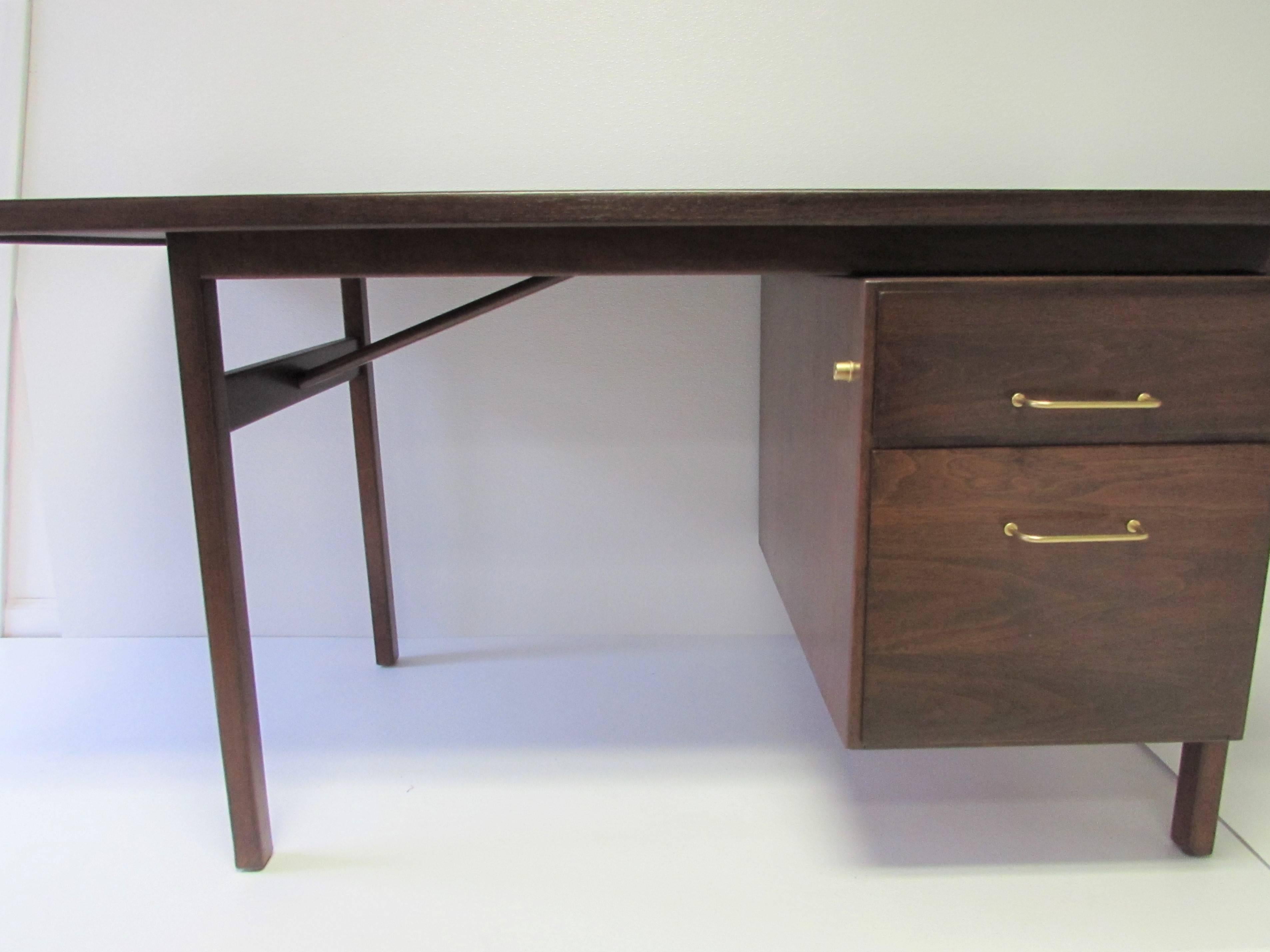 20th Century Executive Desk Attributed to Jens Risom For Sale