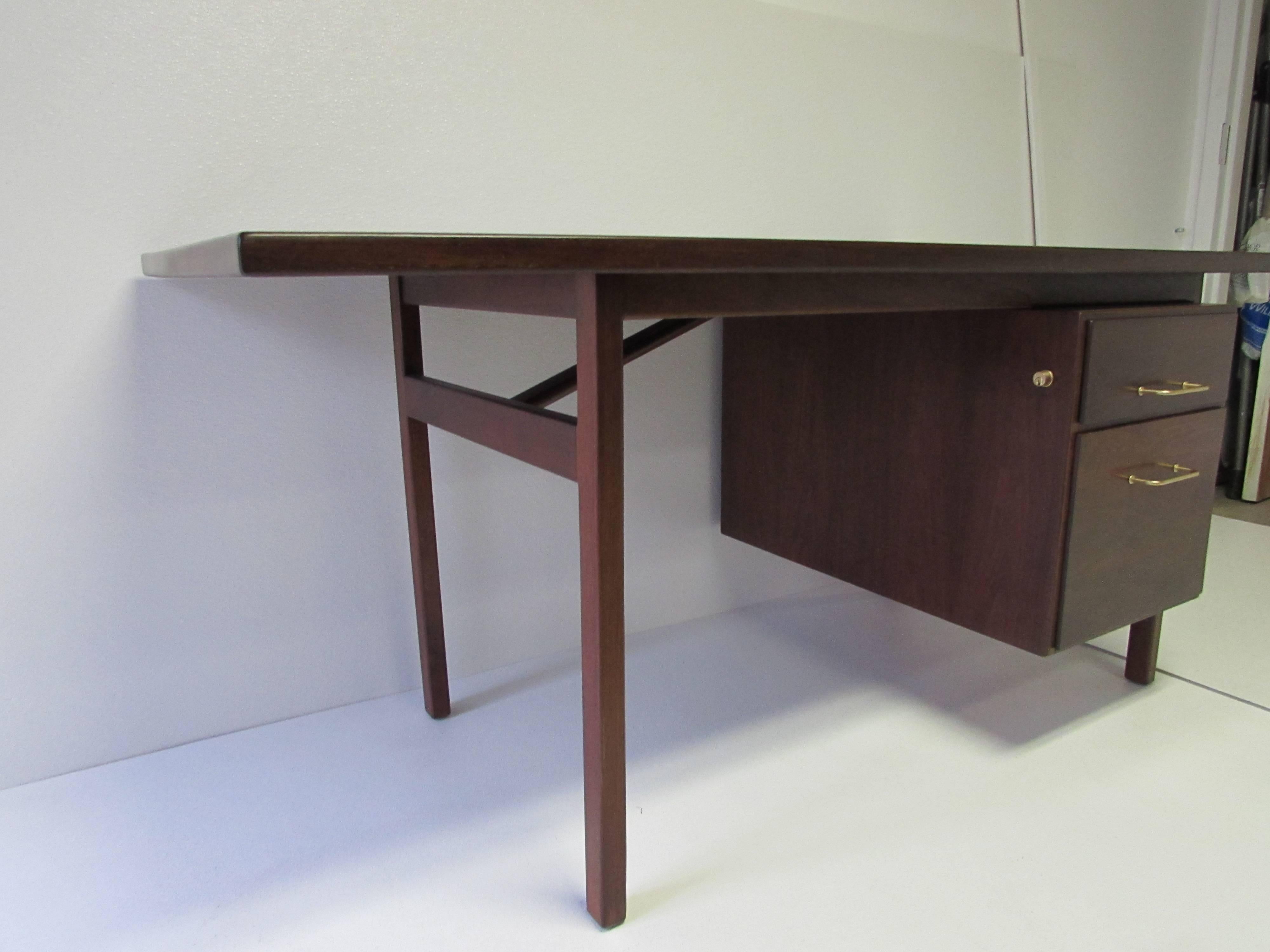 Executive Desk Attributed to Jens Risom For Sale 1