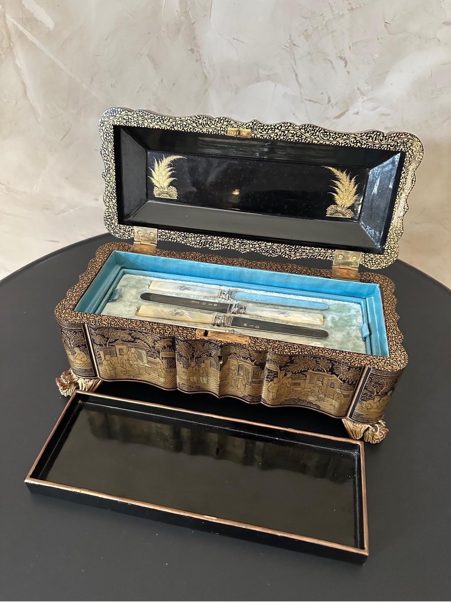 19th century French Silver and Mother-of-pearl Cheese Knives Box, 1850s For Sale 6