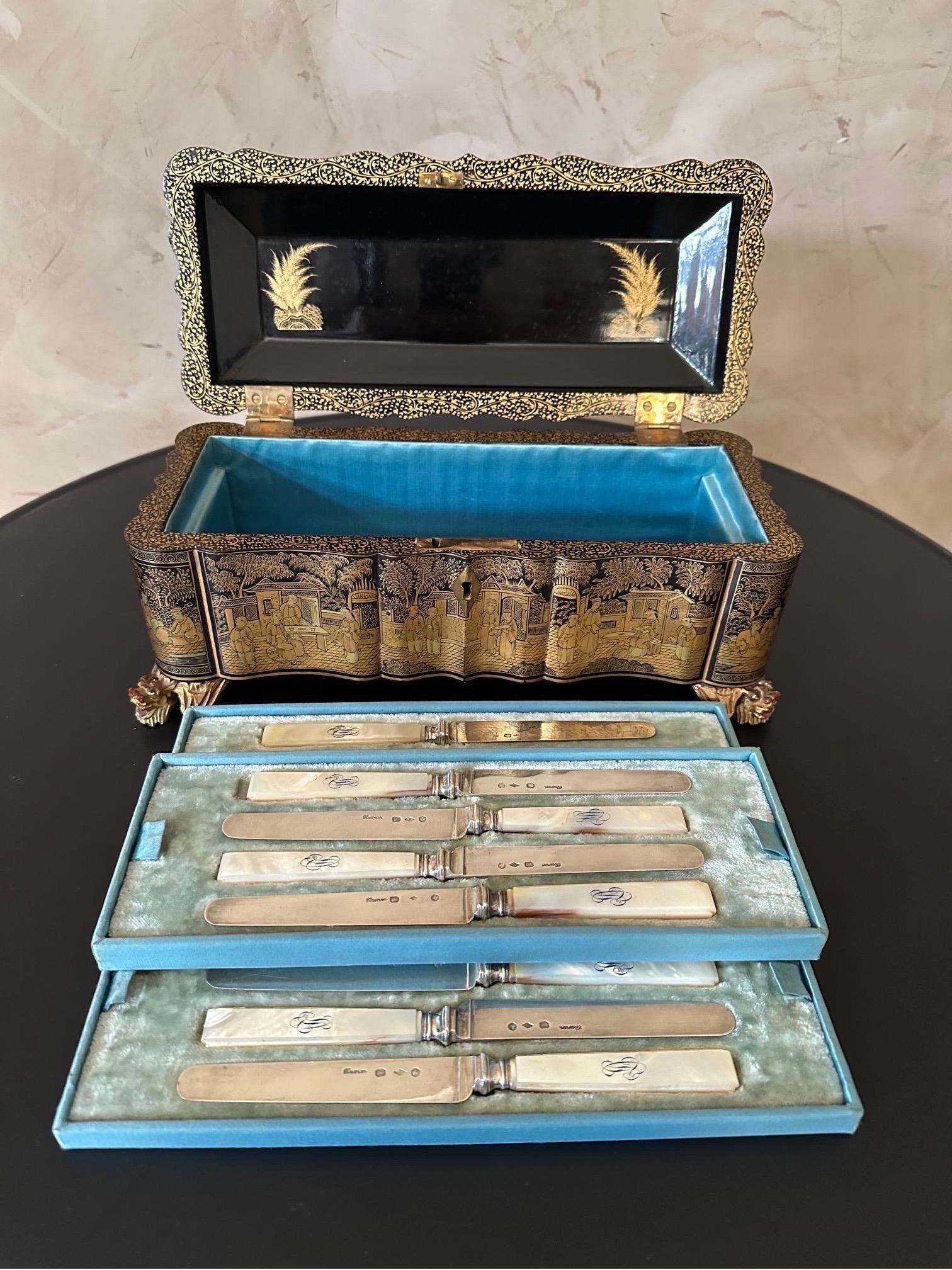 19th century French Silver and Mother-of-pearl Cheese Knives Box, 1850s For Sale 11