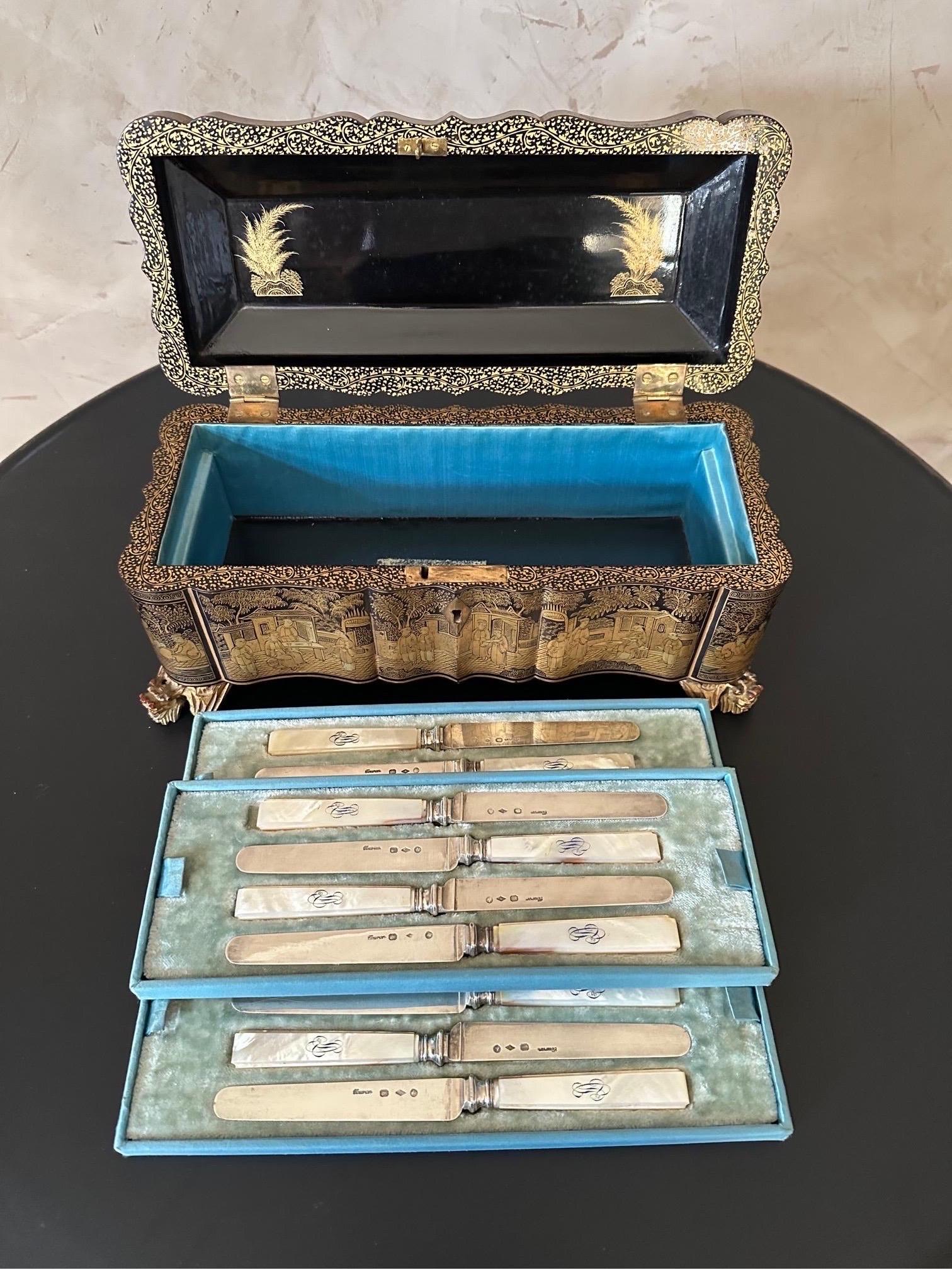19th century French Silver and Mother-of-pearl Cheese Knives Box, 1850s For Sale 12