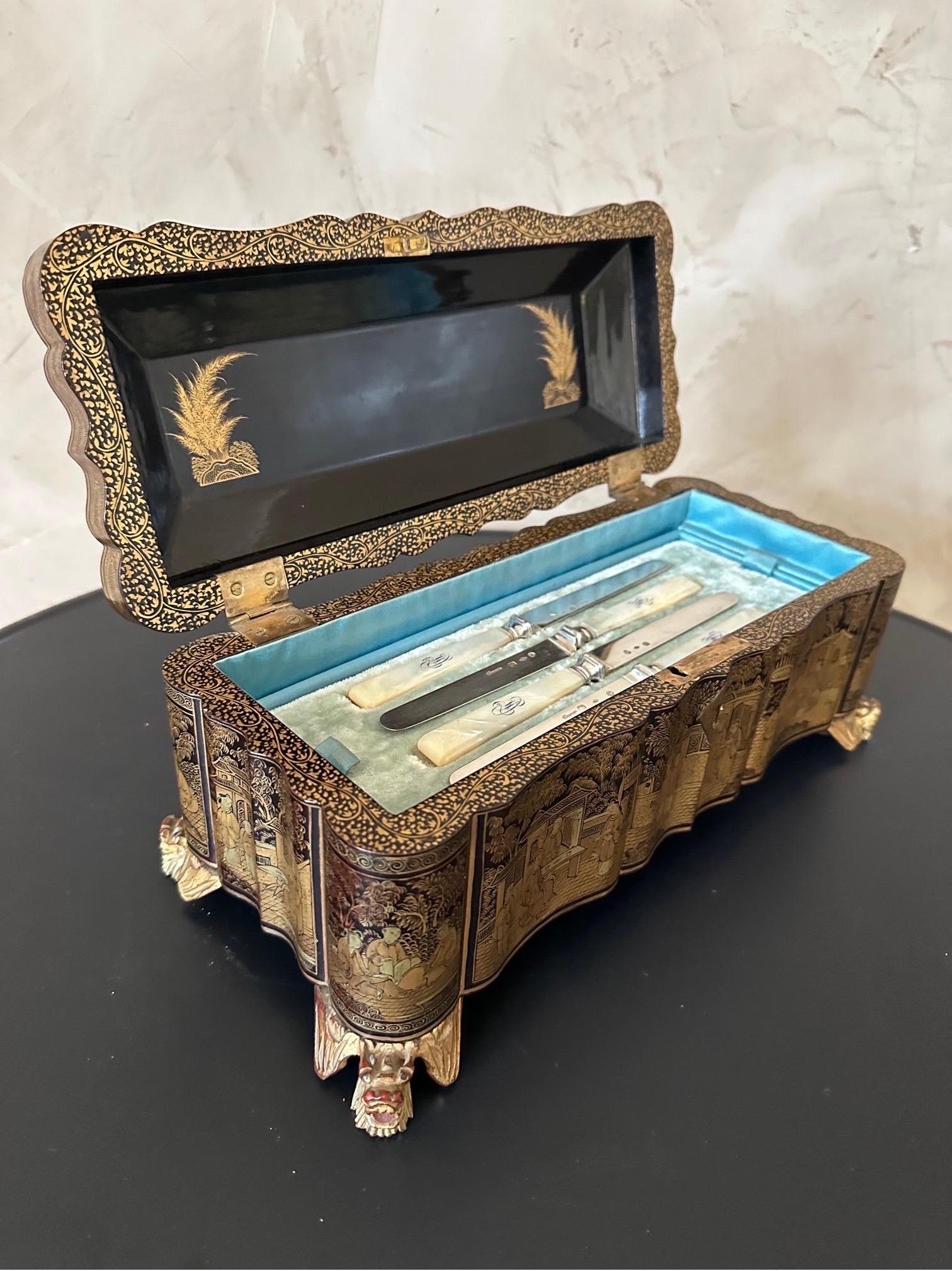 19th century French Silver and Mother-of-pearl Cheese Knives Box, 1850s For Sale 13