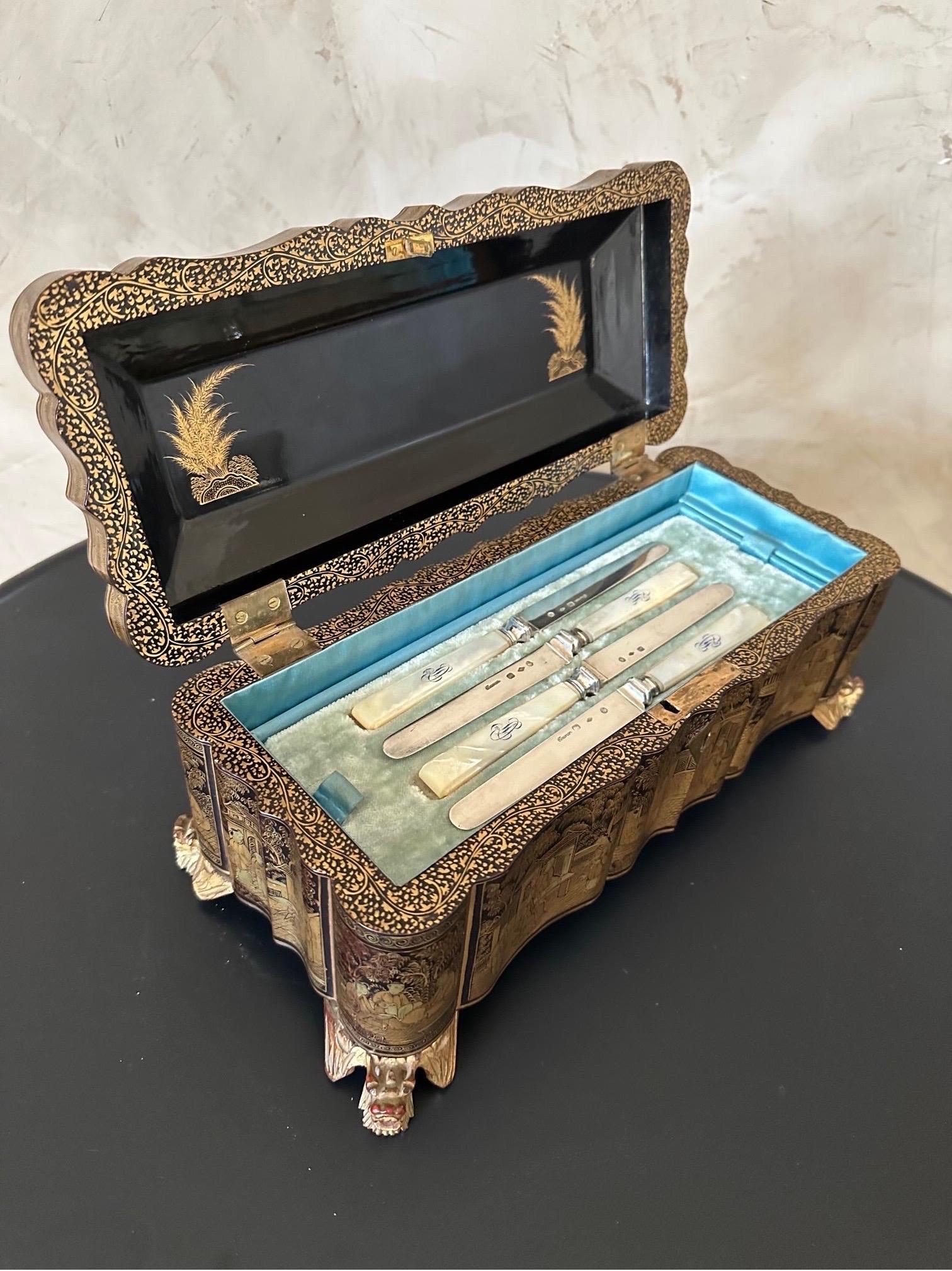 19th century French Silver and Mother-of-pearl Cheese Knives Box, 1850s For Sale 14