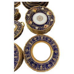 20th century English Porcelain Royal Doulton 94 Serving Pieces, 1920s