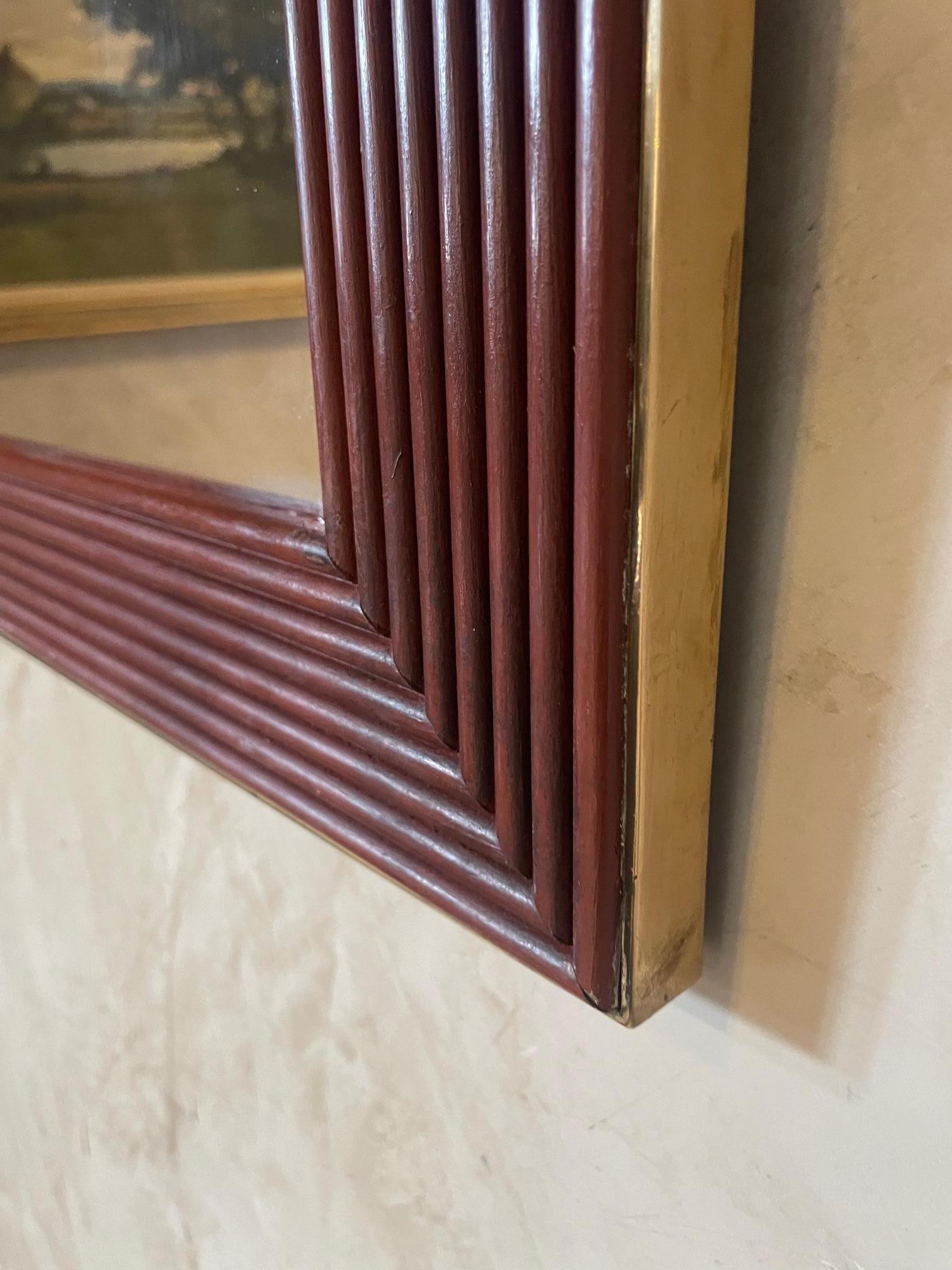 Specchio italiano in legno e ottone del XX secolo, anni '70 in vendita 1