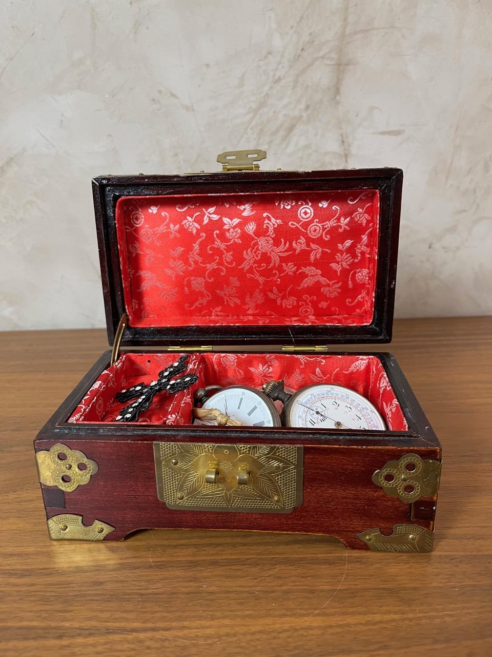 20ème siècle Français Art Deco Mahogany Jewelry Boxe, 1930s en vente 4
