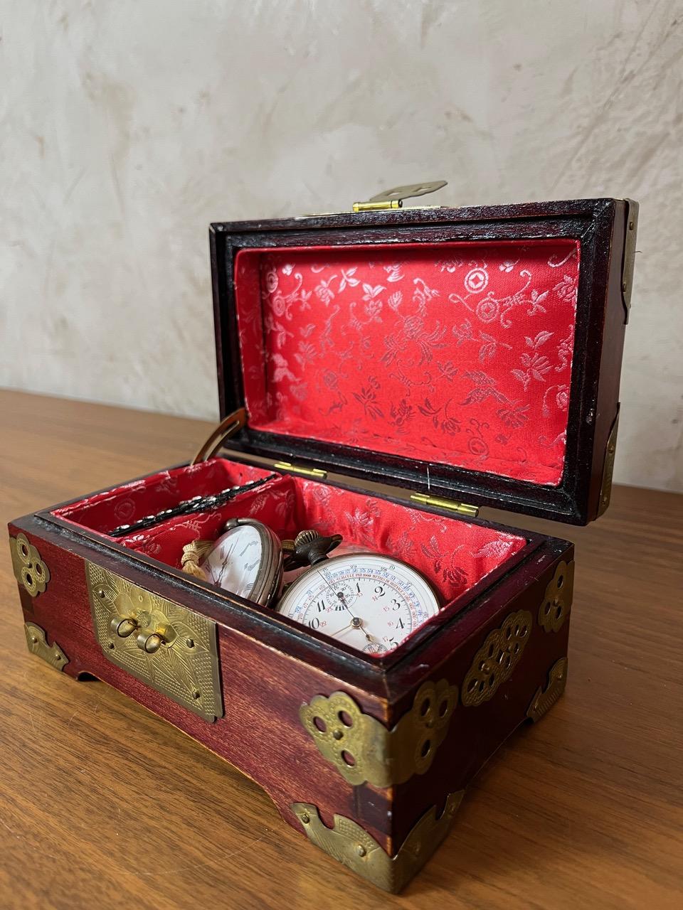 20ème siècle Français Art Deco Mahogany Jewelry Boxe, 1930s en vente 3