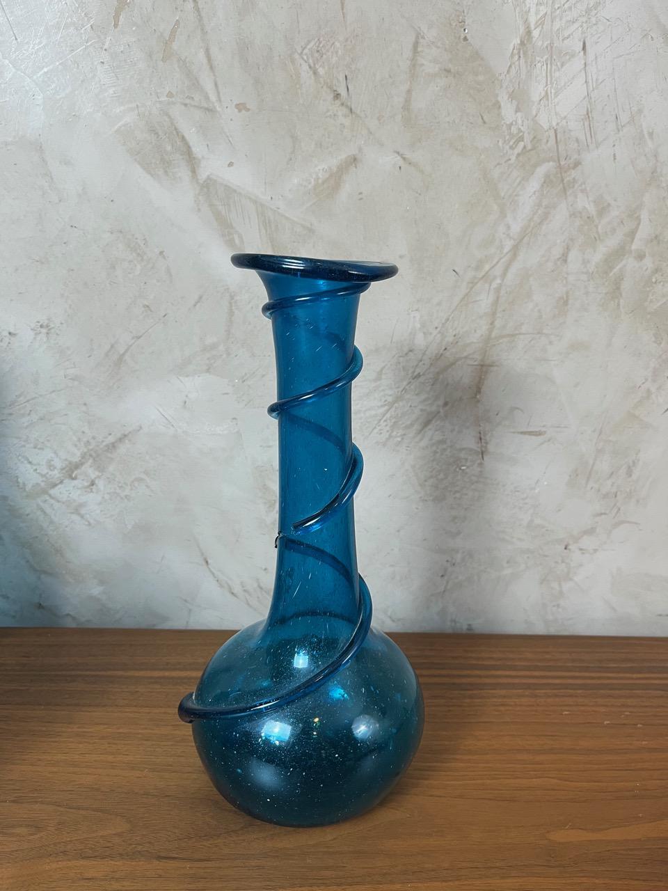 Inizio XX secolo Vaso in vetro soffiato blu stile Biot, 1900, Francia, inizio XX secolo in vendita