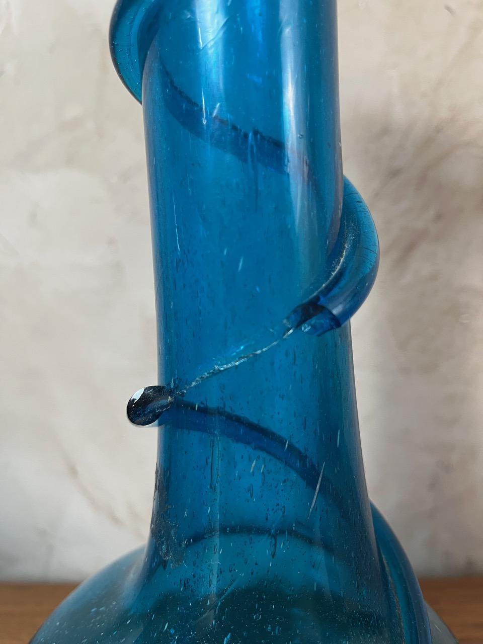 Vetro soffiato Vaso in vetro soffiato blu stile Biot, 1900, Francia, inizio XX secolo in vendita