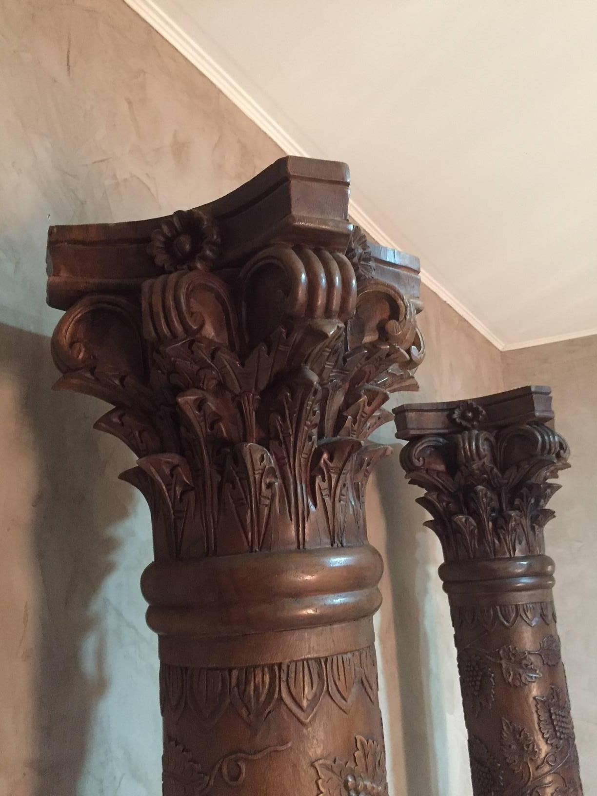 Early 20th Century Pair of Carved Wood Column with Wine Grapes and Vine Leaves 3