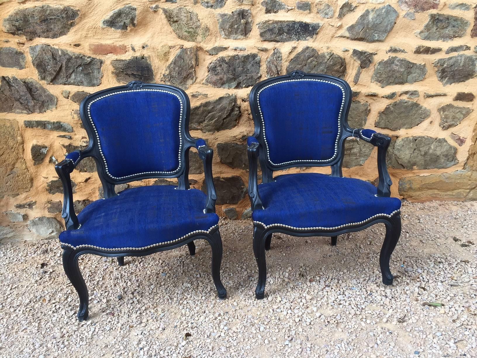 20th Century Pair of Blue Fabric and Black Wood Louis XV Style Cabriolet Chairs, 1940s