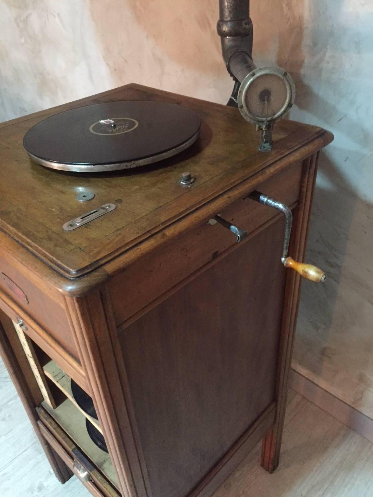 French Walnut Working Gramophone with Original Painting Pavilion, 1920s 1