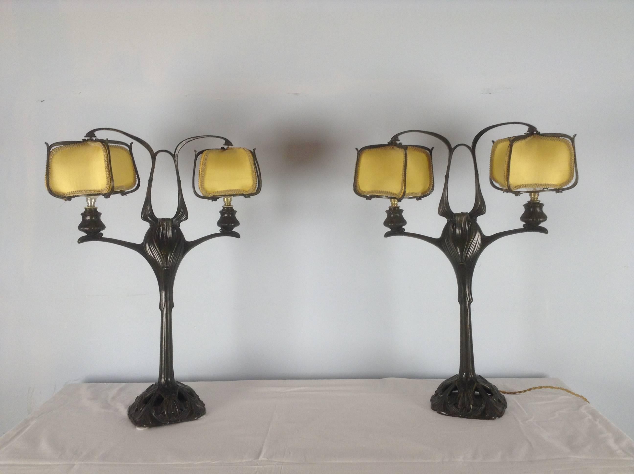 Pair of Bronze and Silk Art Nouveau Lamps by Georges de Feure, 1905 For Sale 3