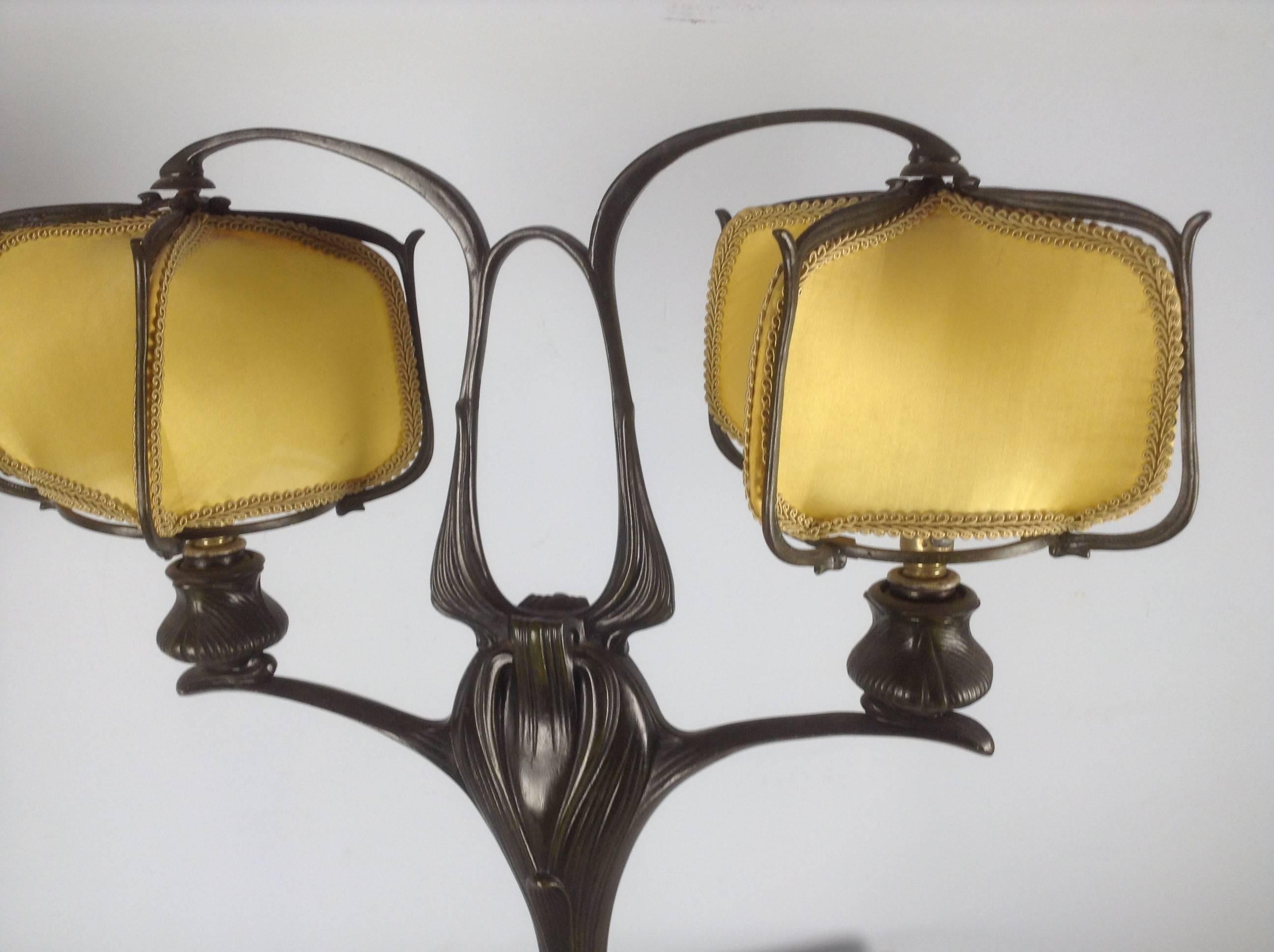 Pair of Bronze and Silk Art Nouveau Lamps by Georges de Feure, 1905 In Good Condition For Sale In Paris, FR