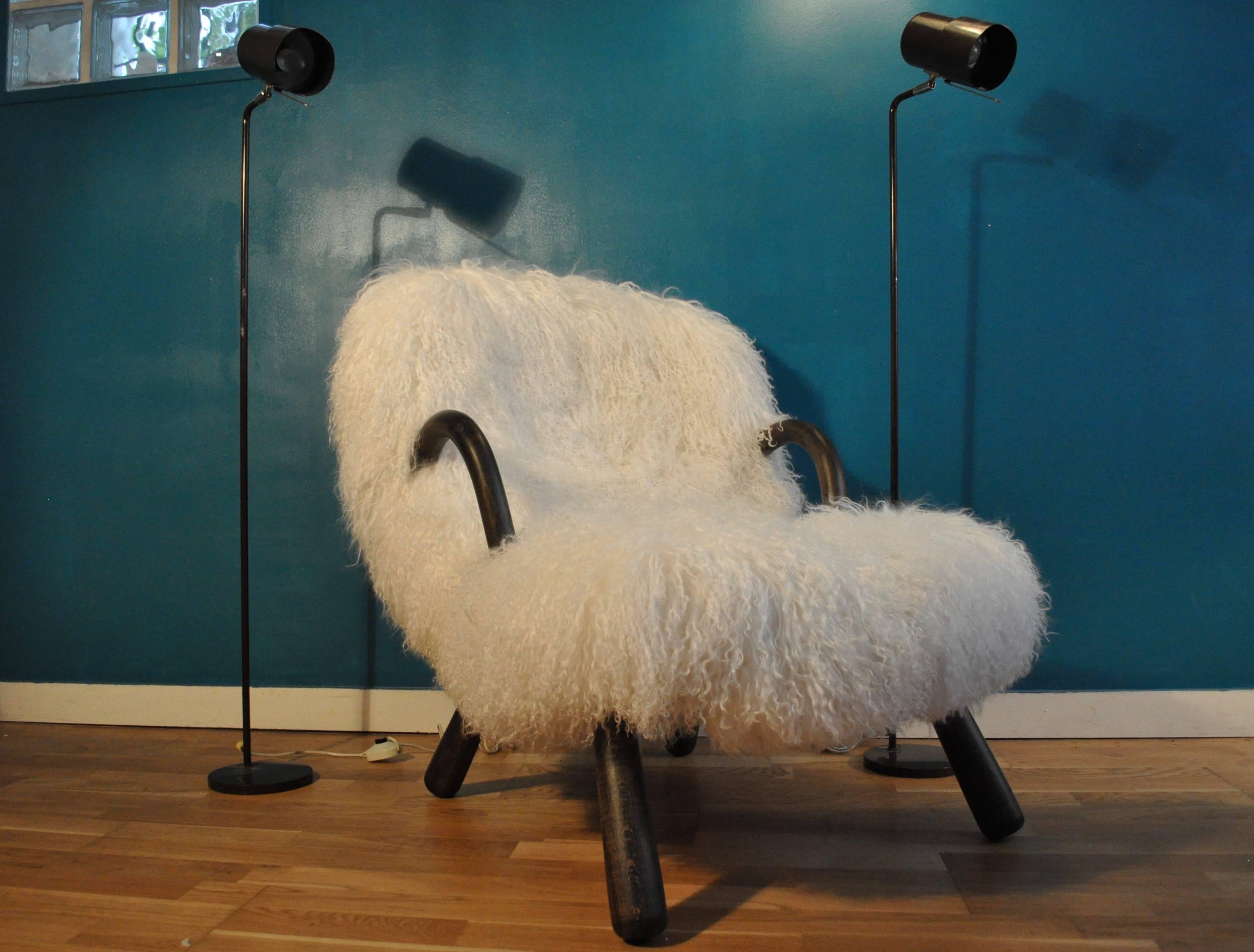 Mid-20th Century Iconic Clam Chair by Phillip Arctander Long White Hair Sheepskin and Wood, 1940