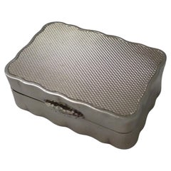English Sterling Silver Pill / Snuff box - Queens Silver Jubilee - 1977