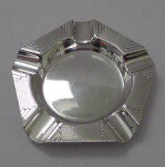 Cendrier Art déco en argent massif / argent sterling, signé Walker & Hall