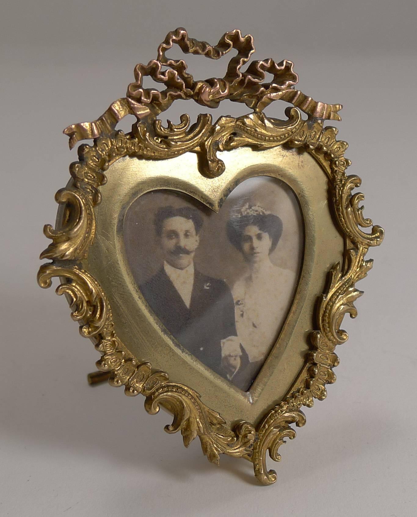 vintage heart picture frame