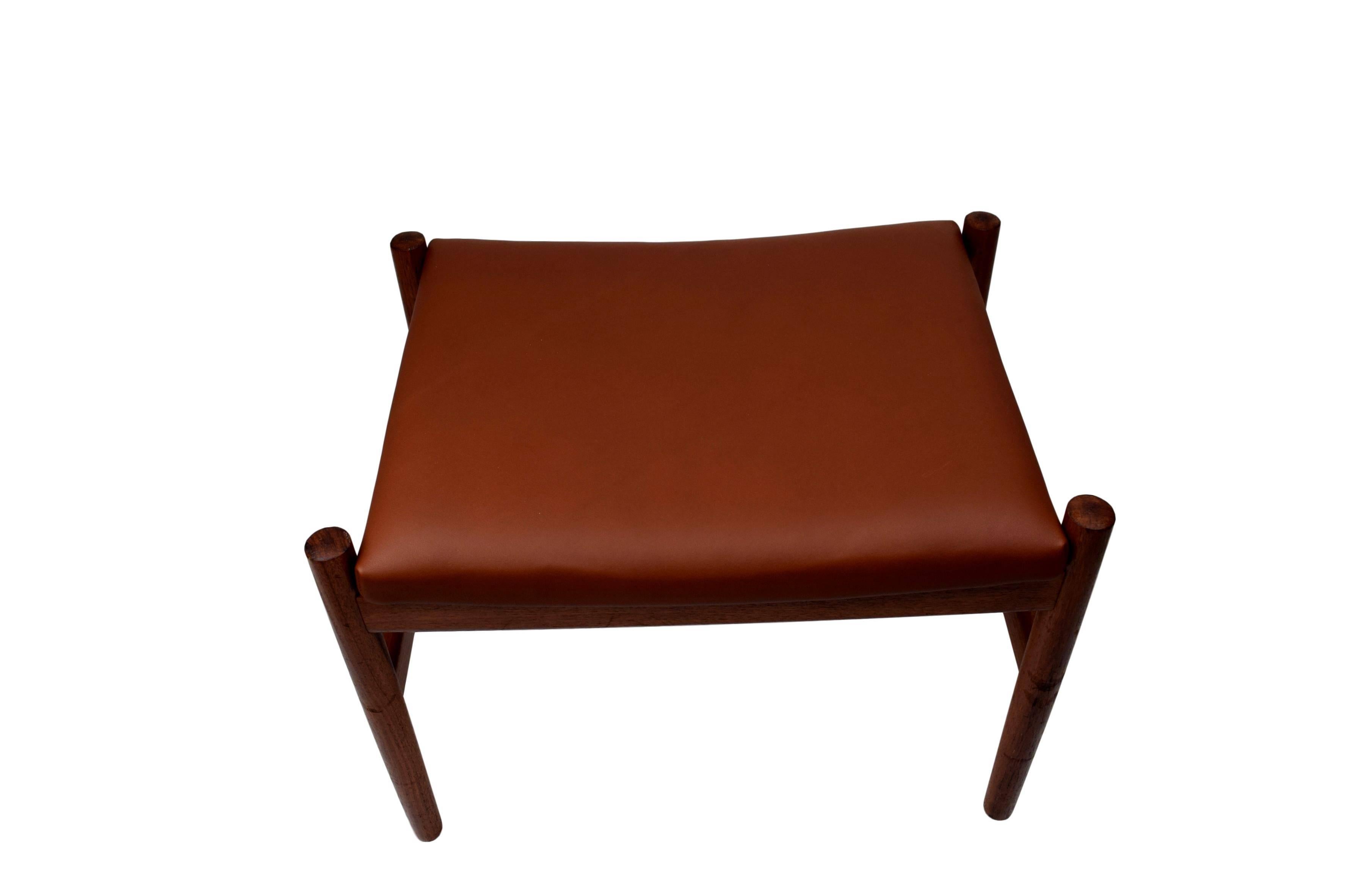 A Danish midcentury rosewood ottoman newly upholstered with brown aniline leather. New foam in the cushion. Produced by Spøttrup. Marked by the manufacturer.



 