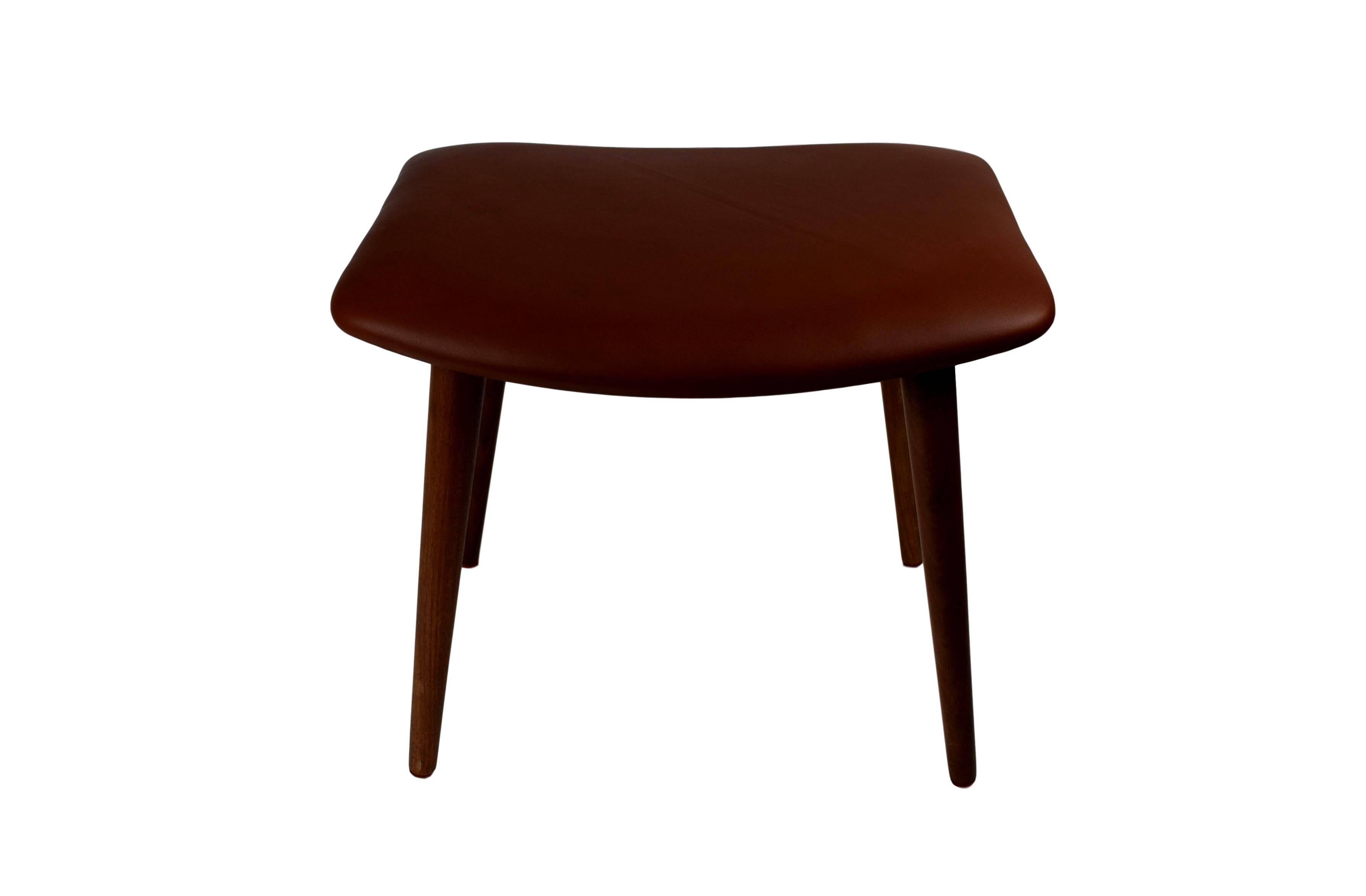Danish Midcentury Teak Ottoman Upholstered with Brown Aniline Leather In Good Condition For Sale In Denmark, DK