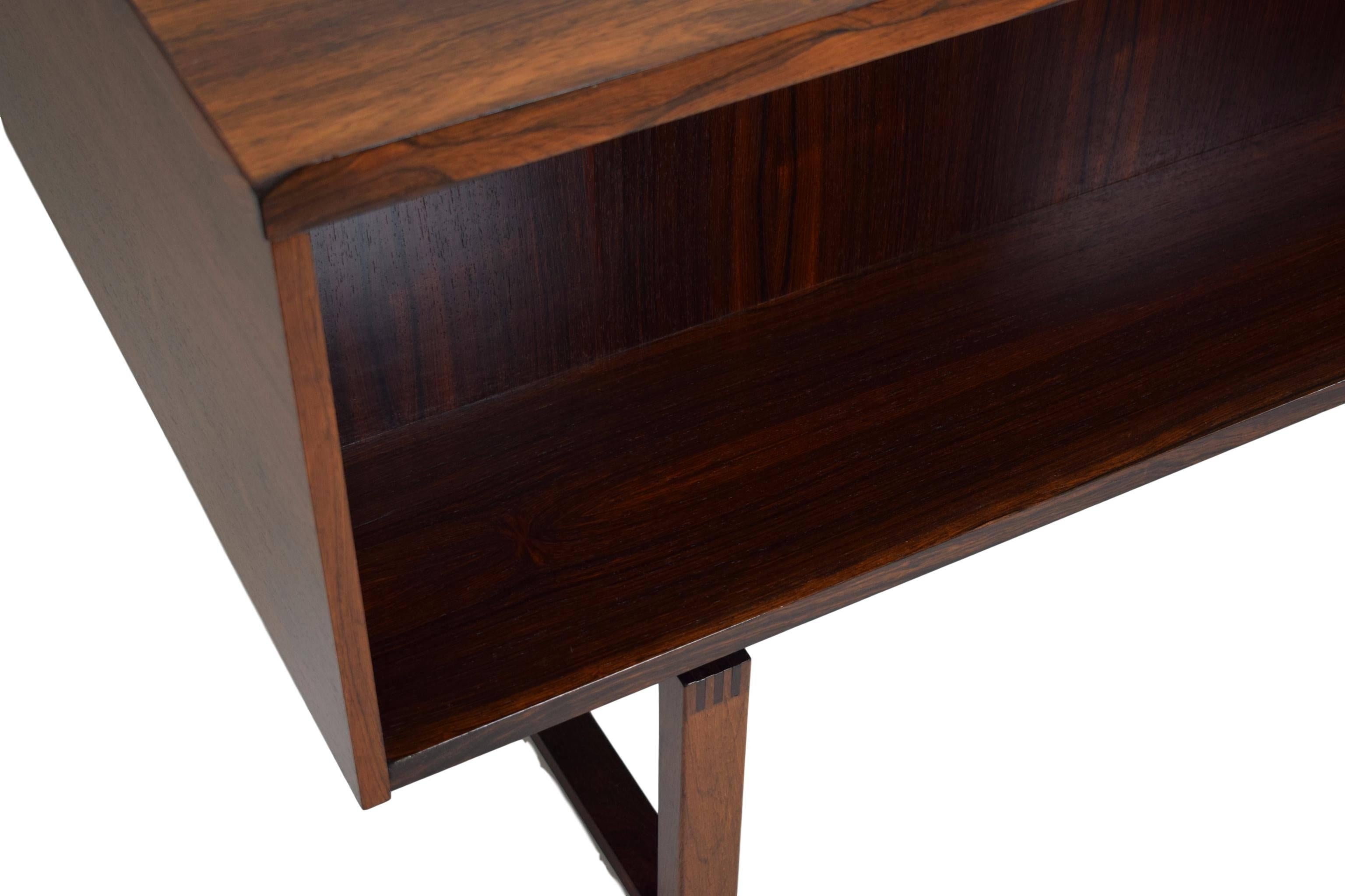 Danish Midcentury Six-Drawer Rosewood Desk by Henning Jensen & Torben Valeur For Sale 4