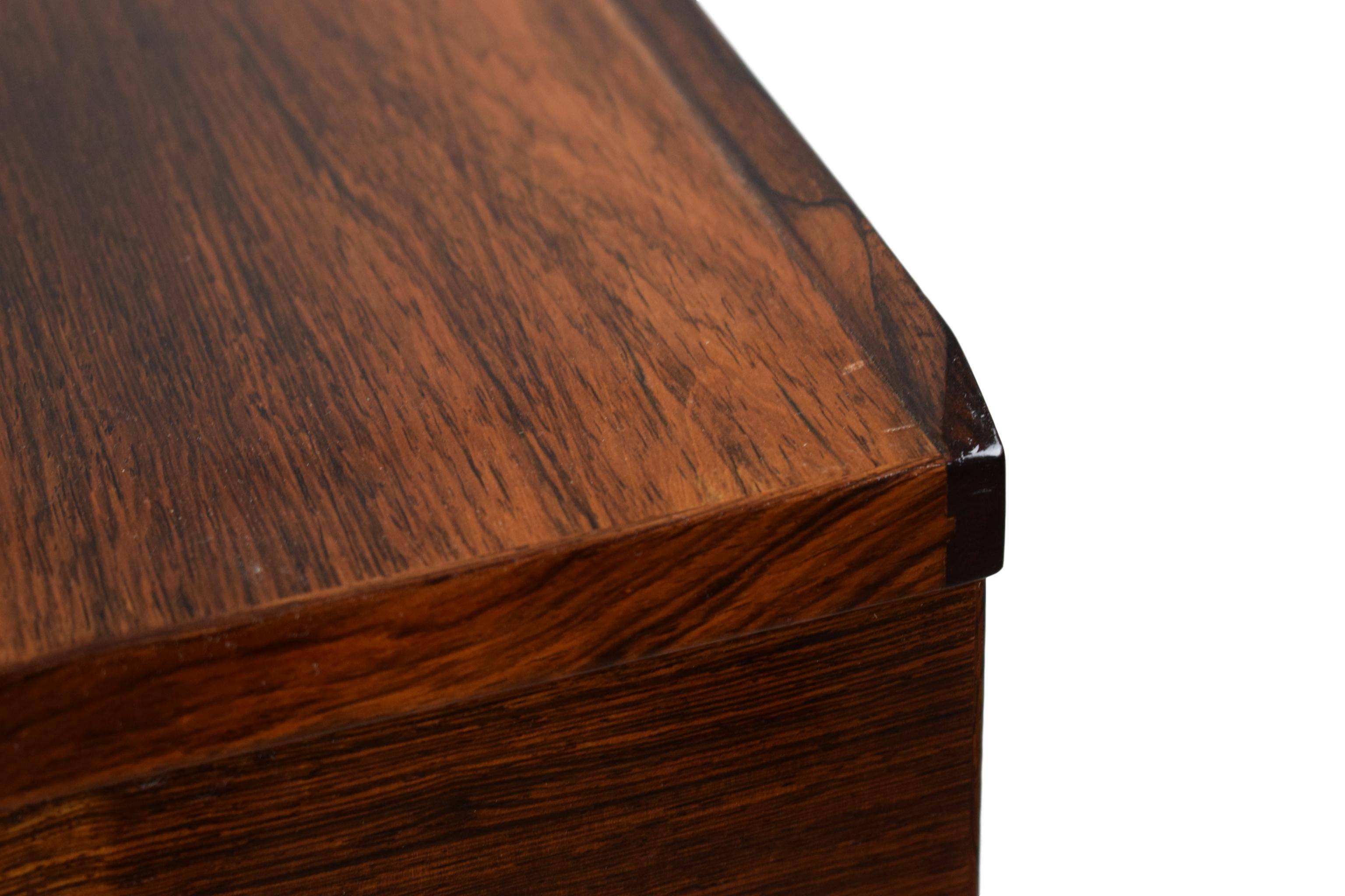 Danish Midcentury Six-Drawer Rosewood Desk by Henning Jensen & Torben Valeur For Sale 3