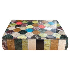 Boîte à bijoux ou coffret à bijoux rectangulaire en pierre semi-précieuse colorée avec couvercle
