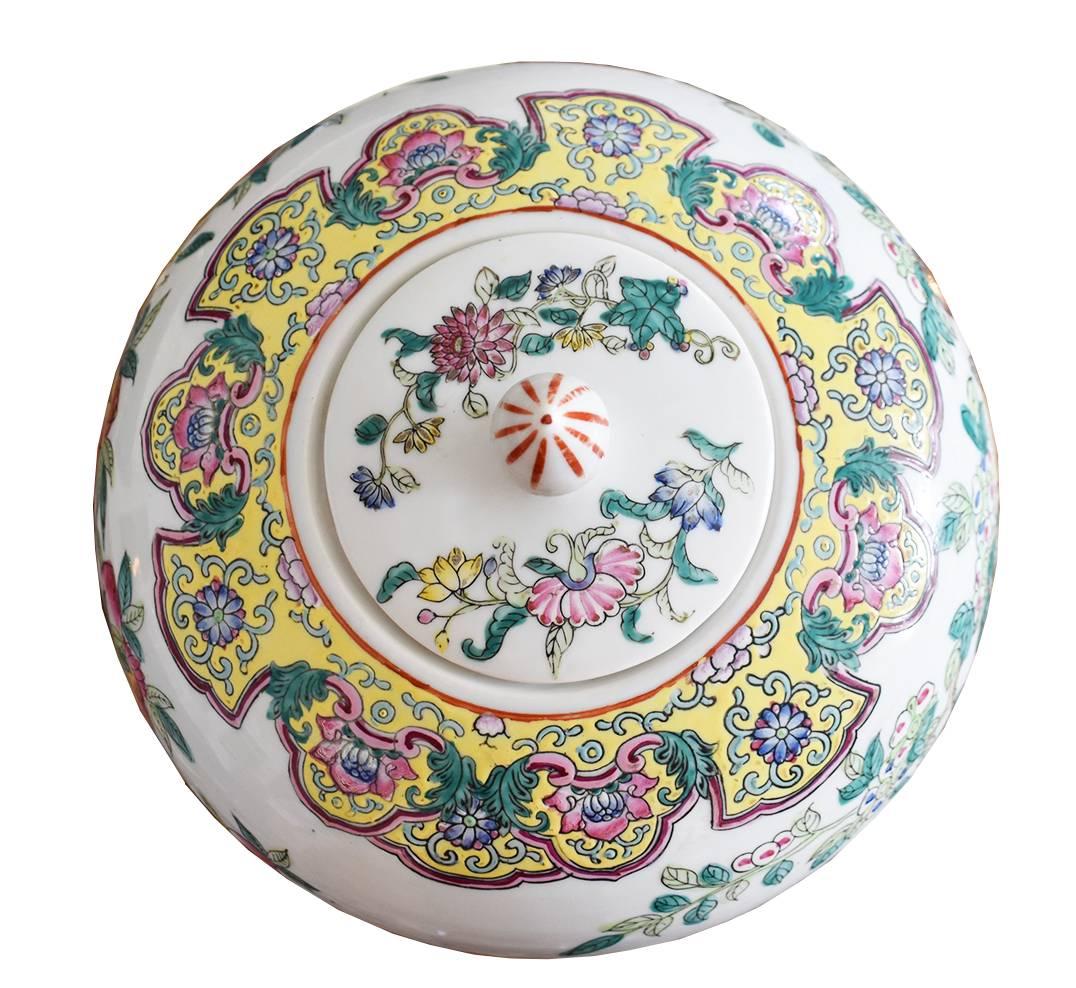 Large antique colorfully enameled Chinese hand painted Famille rose rooster ginger jar. (Aka Country house porcelain) superbly enameled. Features gorgeous depiction of roosters, Chrysanthemums and lotus flowers. Chrysanthemums in particular are