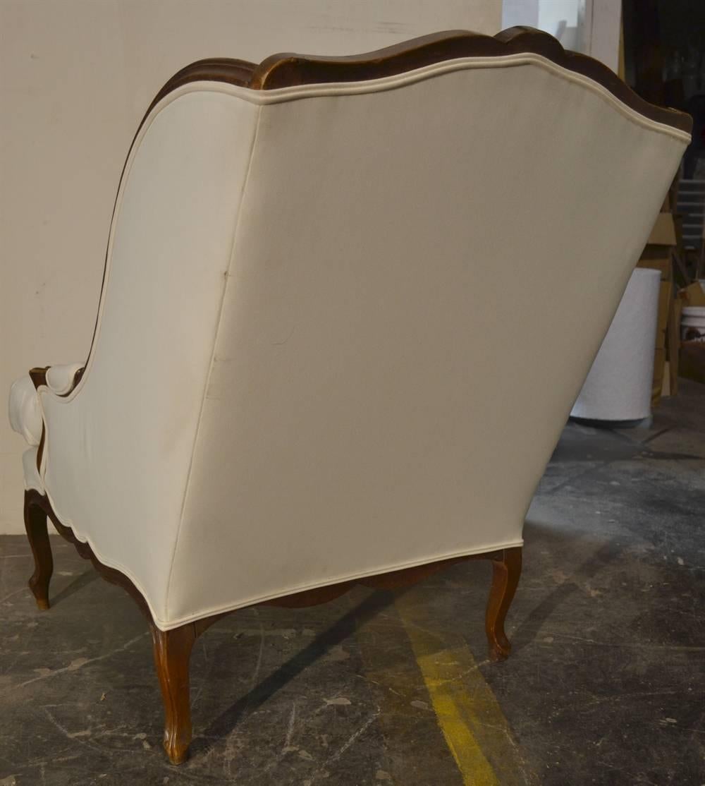 Large Winged Bergere In Excellent Condition For Sale In Chicago, IL
