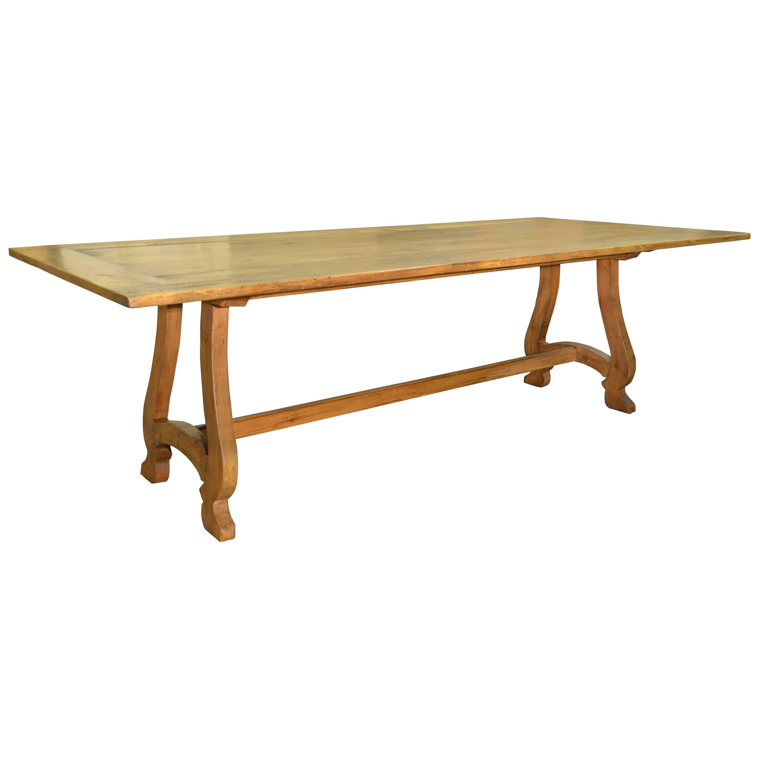 French Dining Table in Antique Pine For Sale