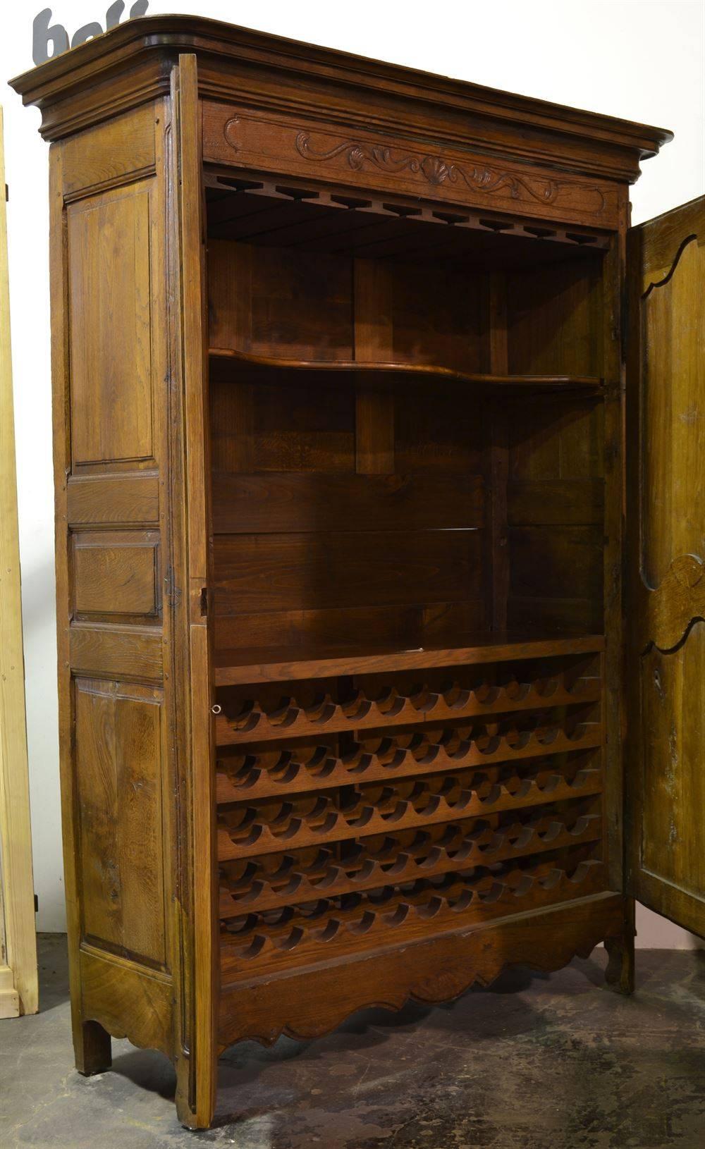 French Oak Armoire In Good Condition For Sale In Chicago, IL