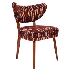 Chaise de salle à manger Vintola Studio, en laine d'alpaga et mohair, par Zak Fox, Europe.
