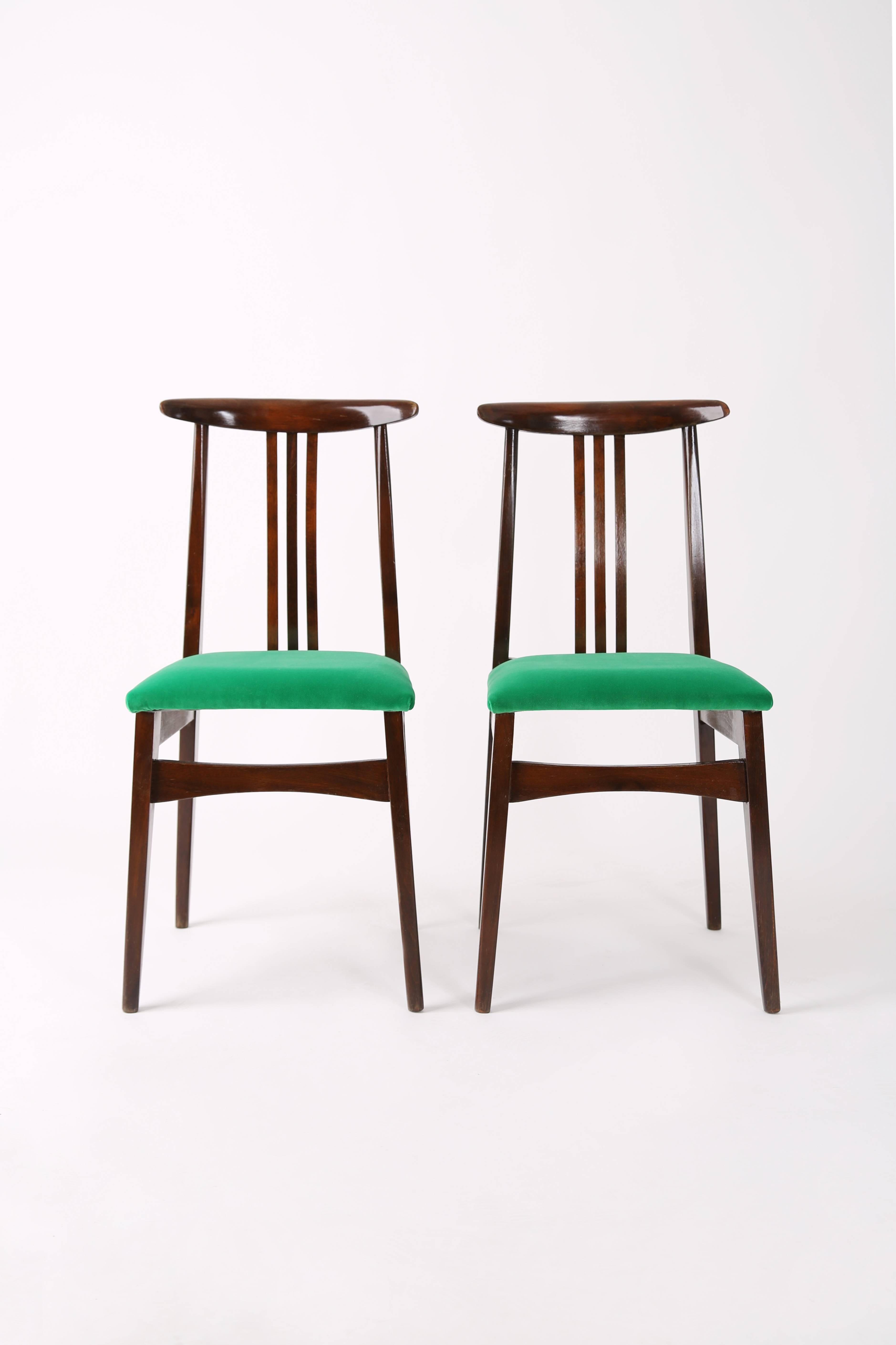 Mid-Century Modern Pair of Zielinski chairs, type 200 / 100B, green velvet, Poland, 1960s For Sale