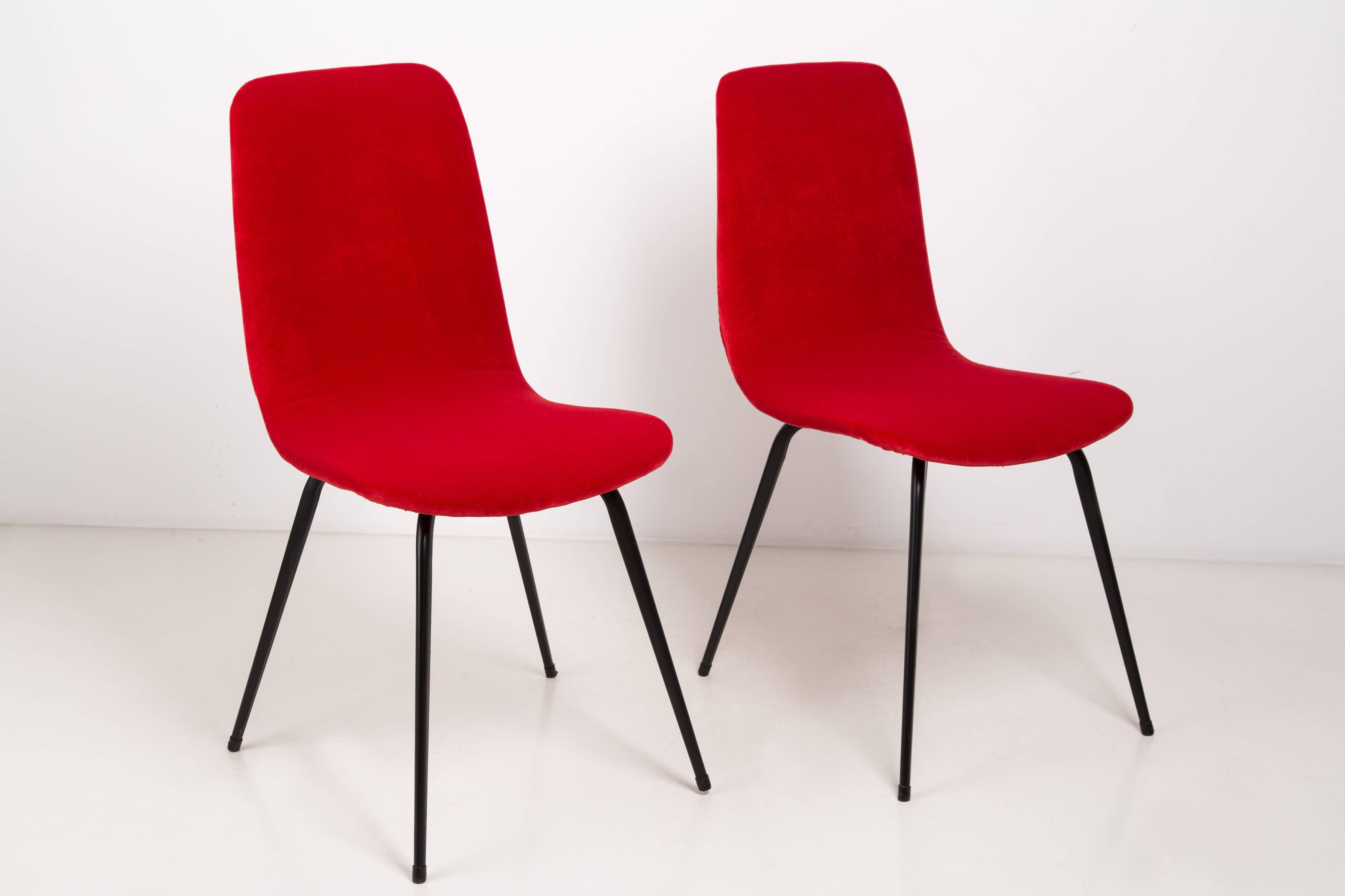Mid-Century Modern Set of Two Mid Century Red Velvet Chairs, Fameg, A-6150 type, Europe, 1960s.  For Sale