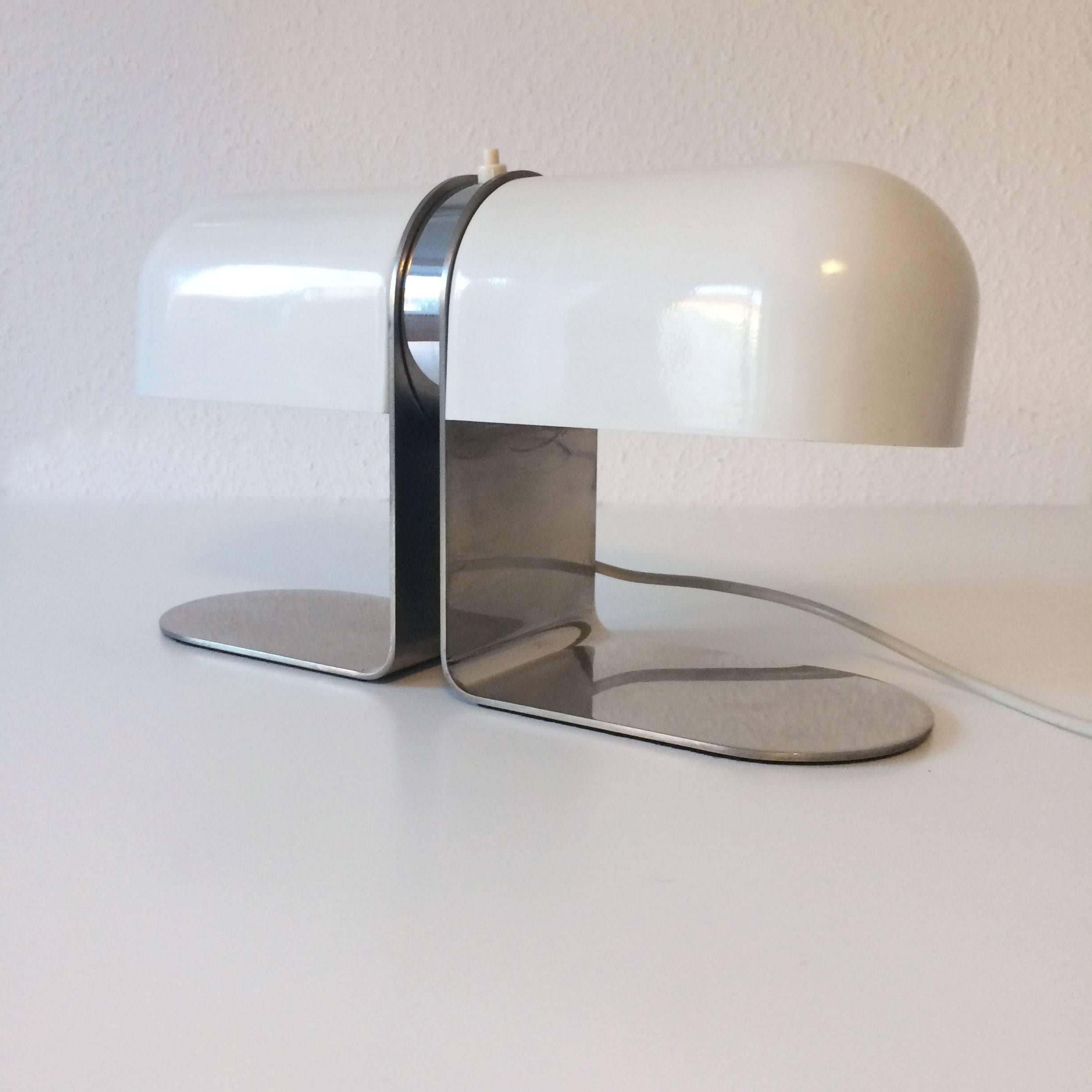 Fin du 20e siècle Rare lampe de table ou lampe de bureau moderne du milieu du siècle dernier par Andre Ricard pour Metalarte en vente