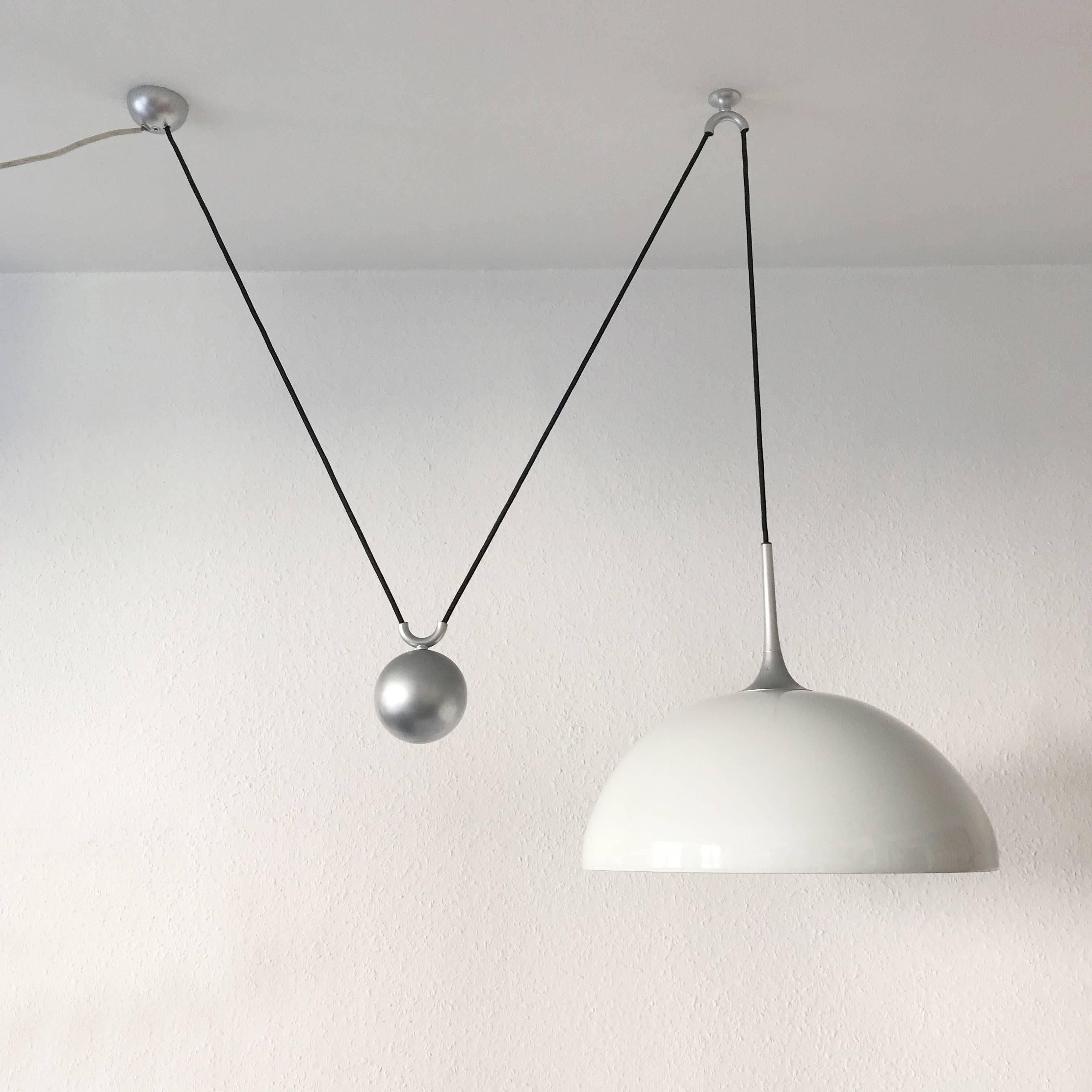 Mid-Century Modern Counterweight Pendant Lamp by Florian Schulz