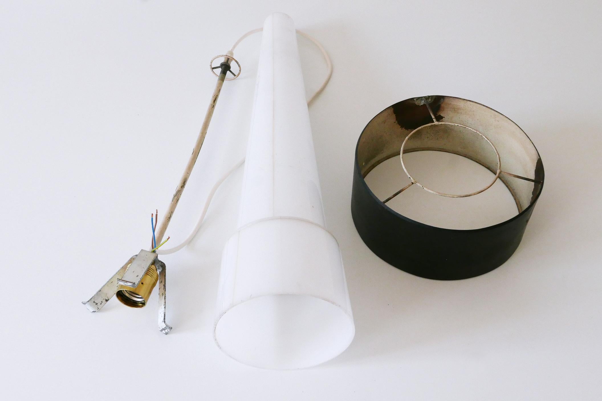 XL Lampada a sospensione in lucite e metallo della metà del secolo scorso o lampada a sospensione Germania 1960 in vendita 11