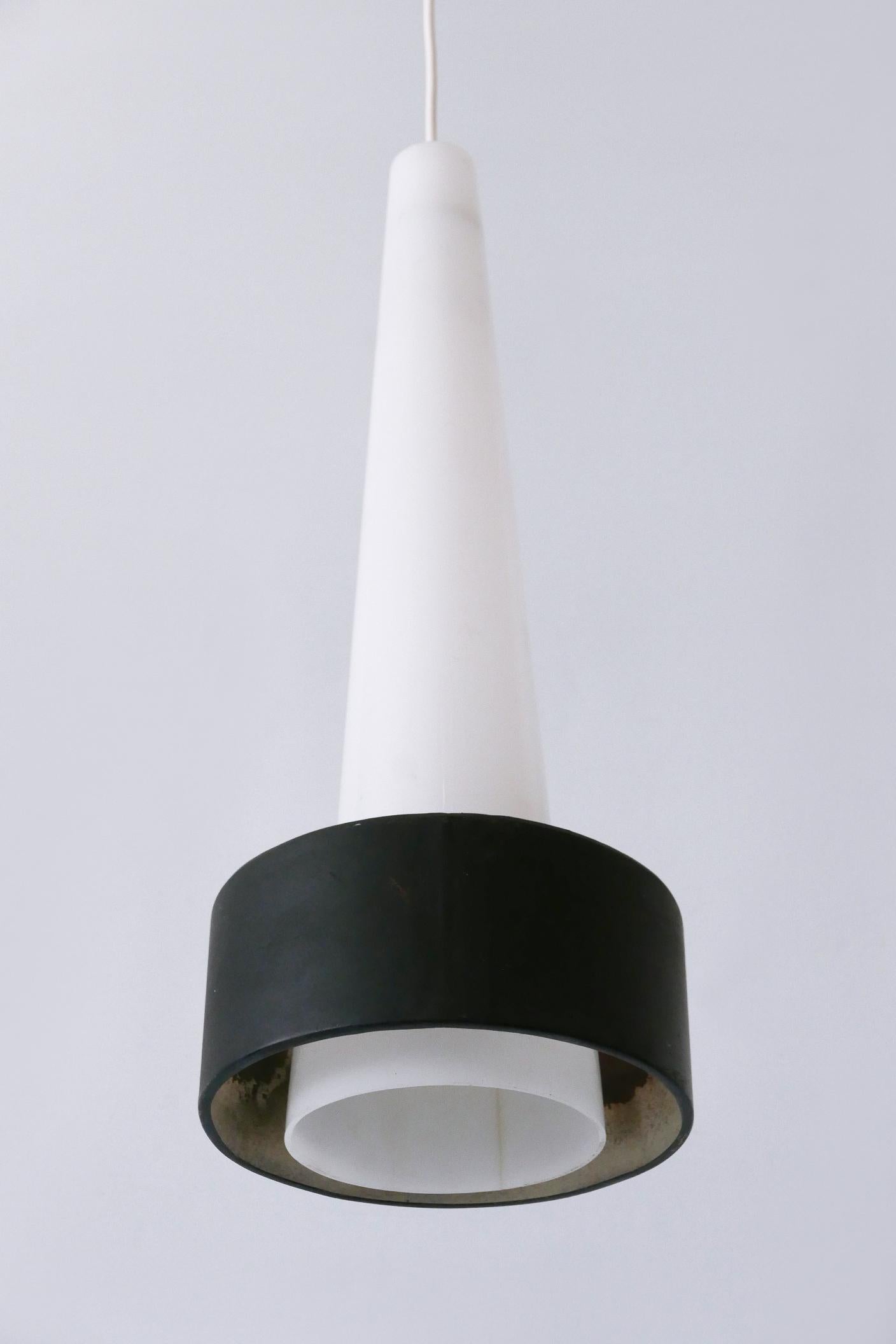 XL Lampada a sospensione in lucite e metallo della metà del secolo scorso o lampada a sospensione Germania 1960 in vendita 4
