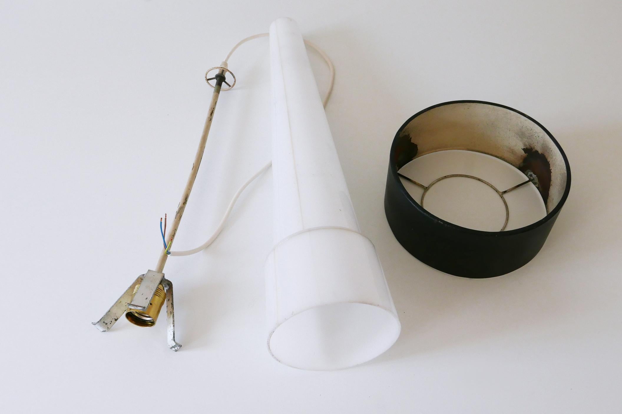 XL Lampada a sospensione in lucite e metallo della metà del secolo scorso o lampada a sospensione Germania 1960 in vendita 12