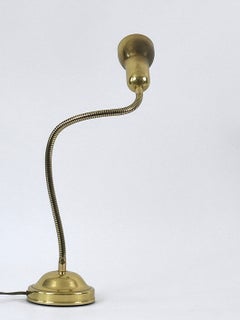 Bellissima lampada da tavolo in ottone in stile Mid-Century Modern con braccio a collo d'oca, Germania, anni '70