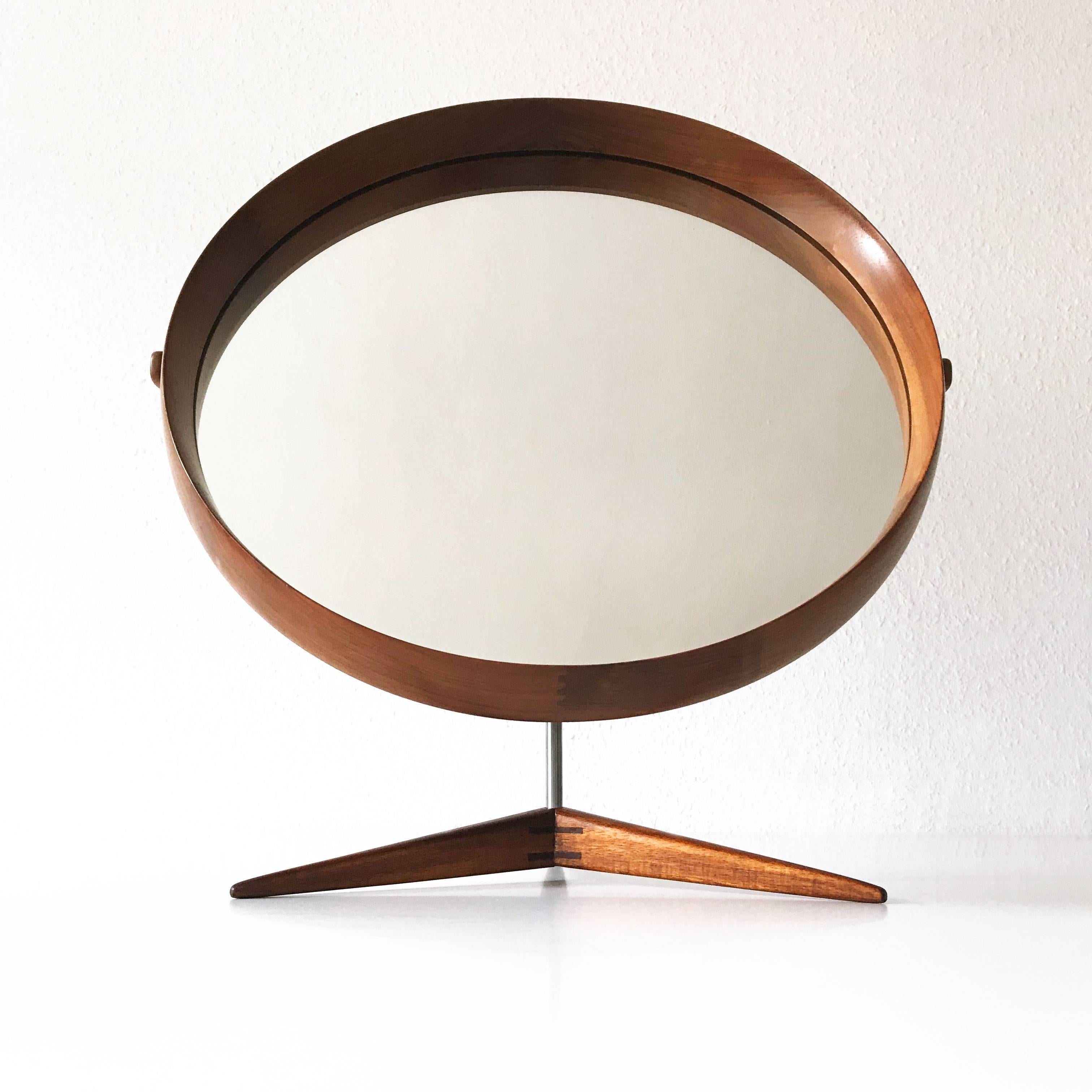 Mid-Century Modern Grand miroir de table en teck par Uno & sten Kristiansson pour Luxus Suède, années 1960 en vente