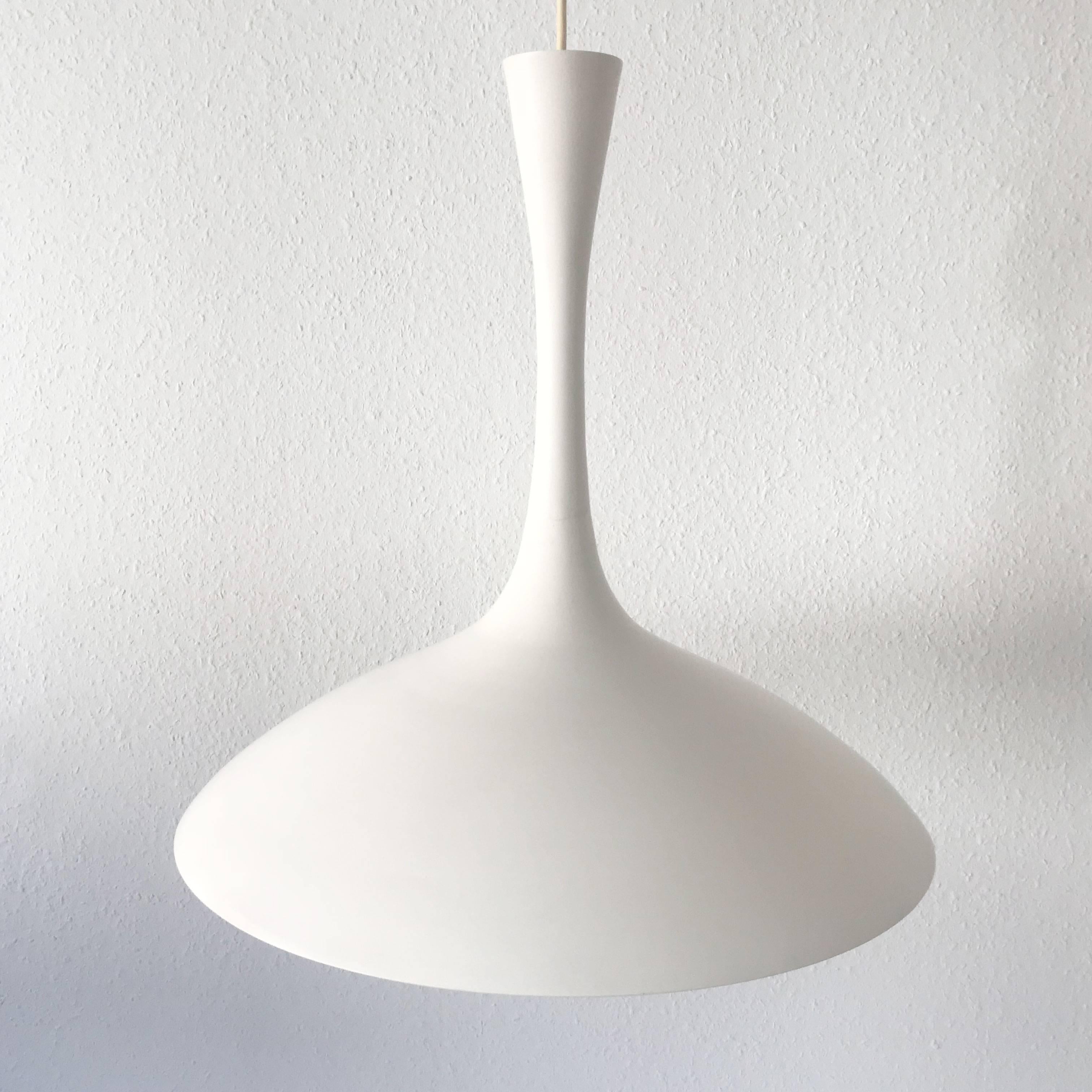 Elegant Mid Century Modern Pendant Lamp or Hanging Light by Florian Schulz 1960s In Good Condition For Sale In Munich, DE