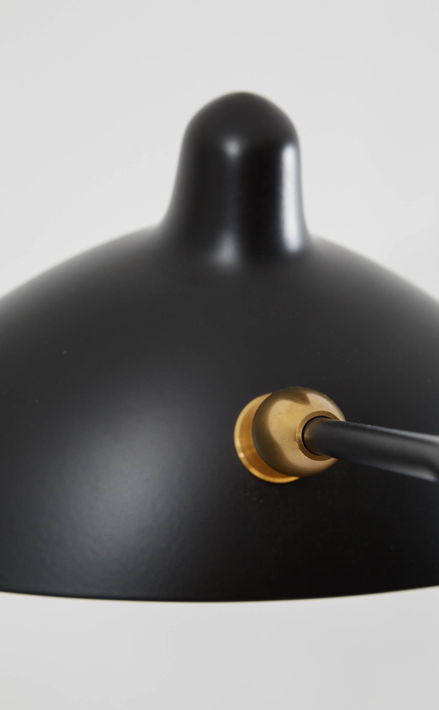 Serge Mouille Brass and Black Aluminium Midcentury Desk Lamp Simple Agrafée For Sale 2