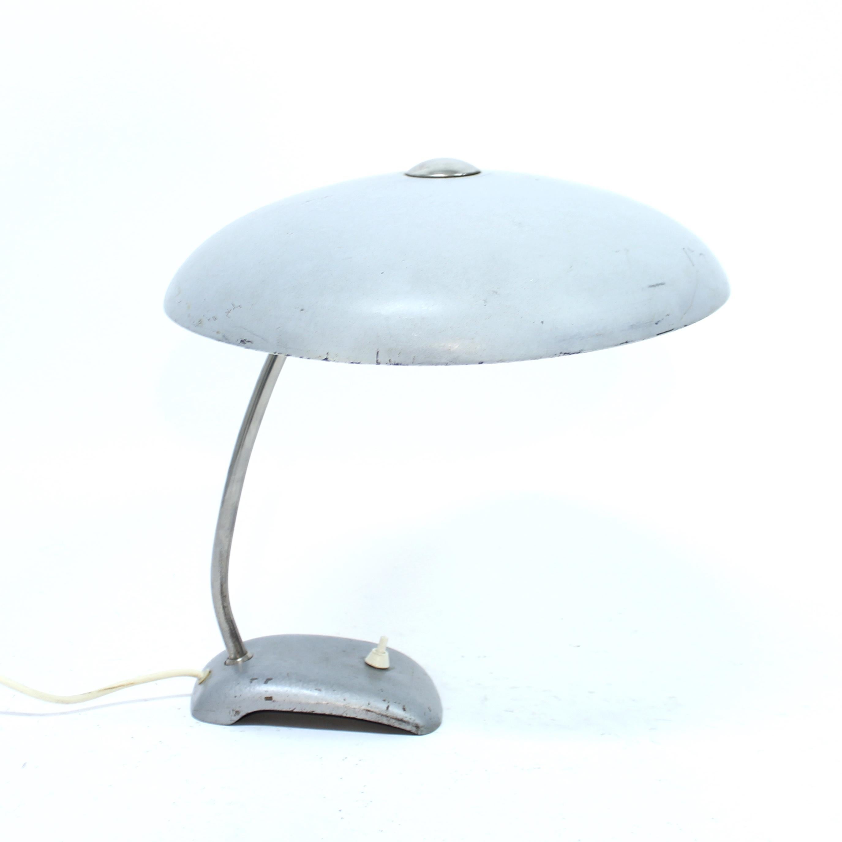 Metal Industrial table lamp, attributed to Christian Dell for Kaiser Idell, 1930s For Sale