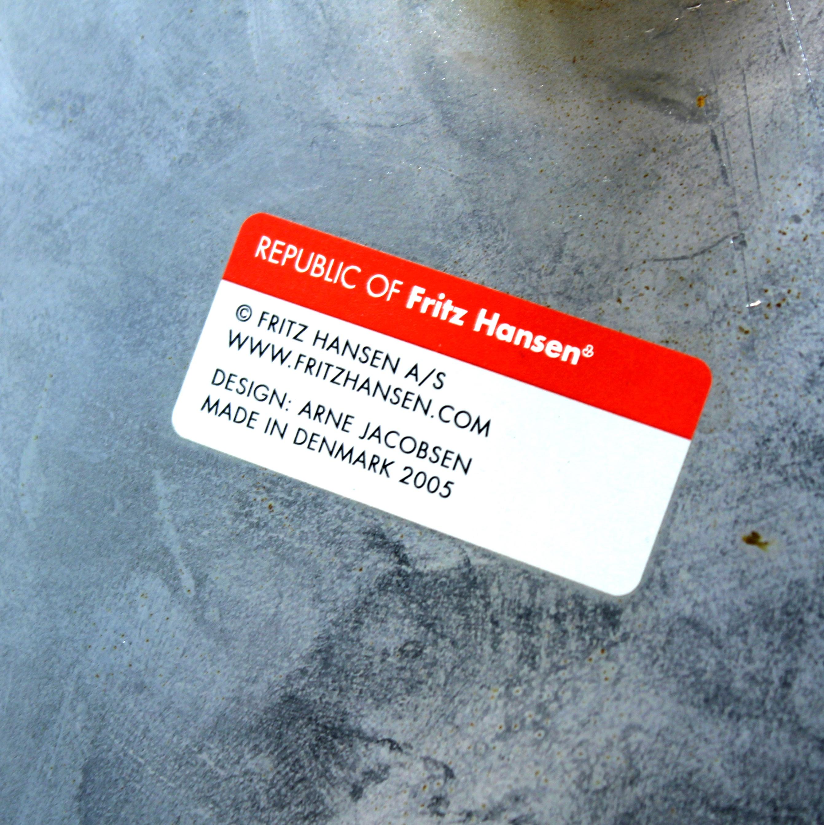 Arne Jacobsen, paire de chaises Oxford, Frits Hansen, 2005 en vente 13