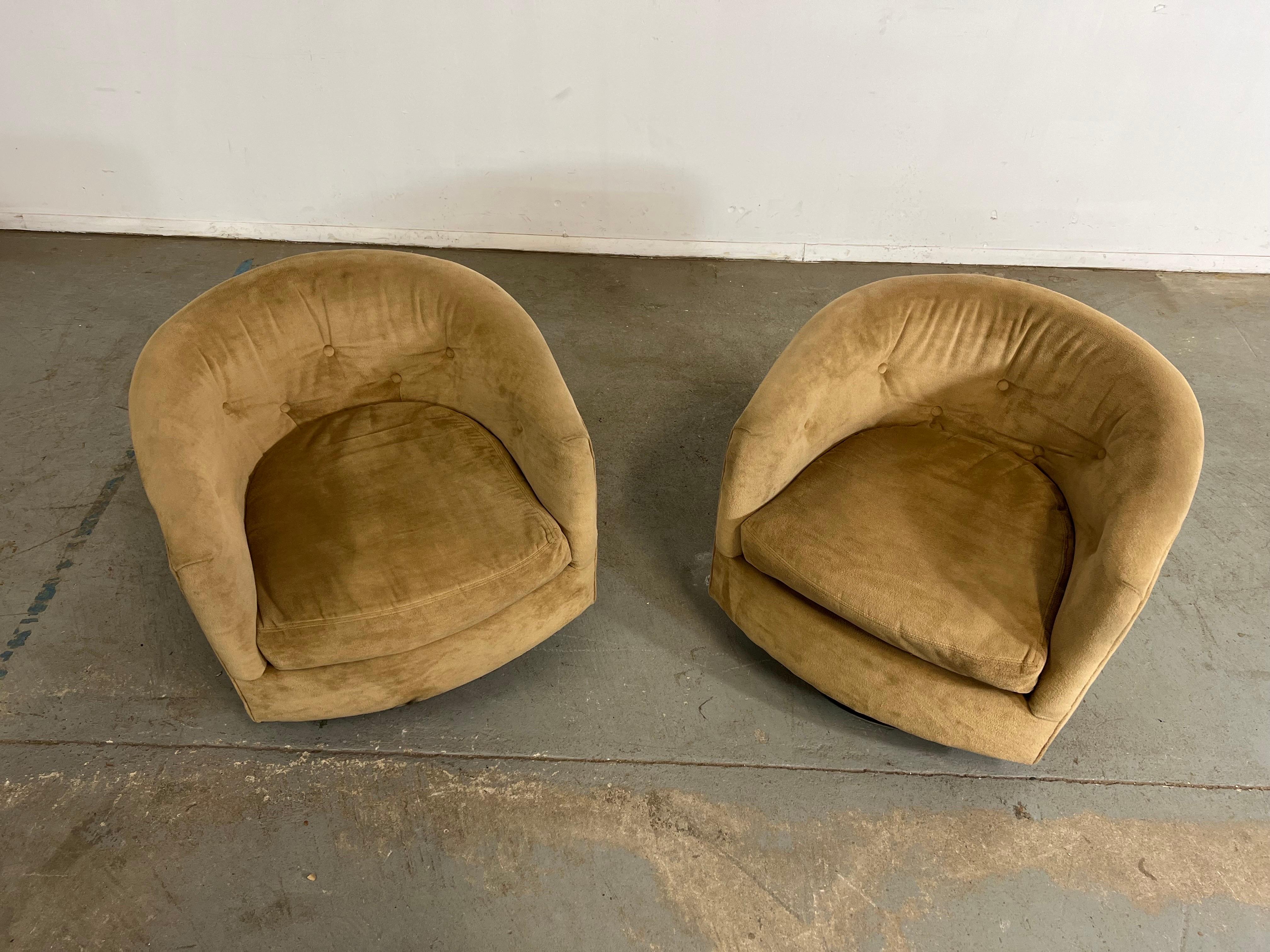 Pair of Mid-Century Modern Milo Baughman Style Walnut Base Swivel Club Chairs  For Sale 3