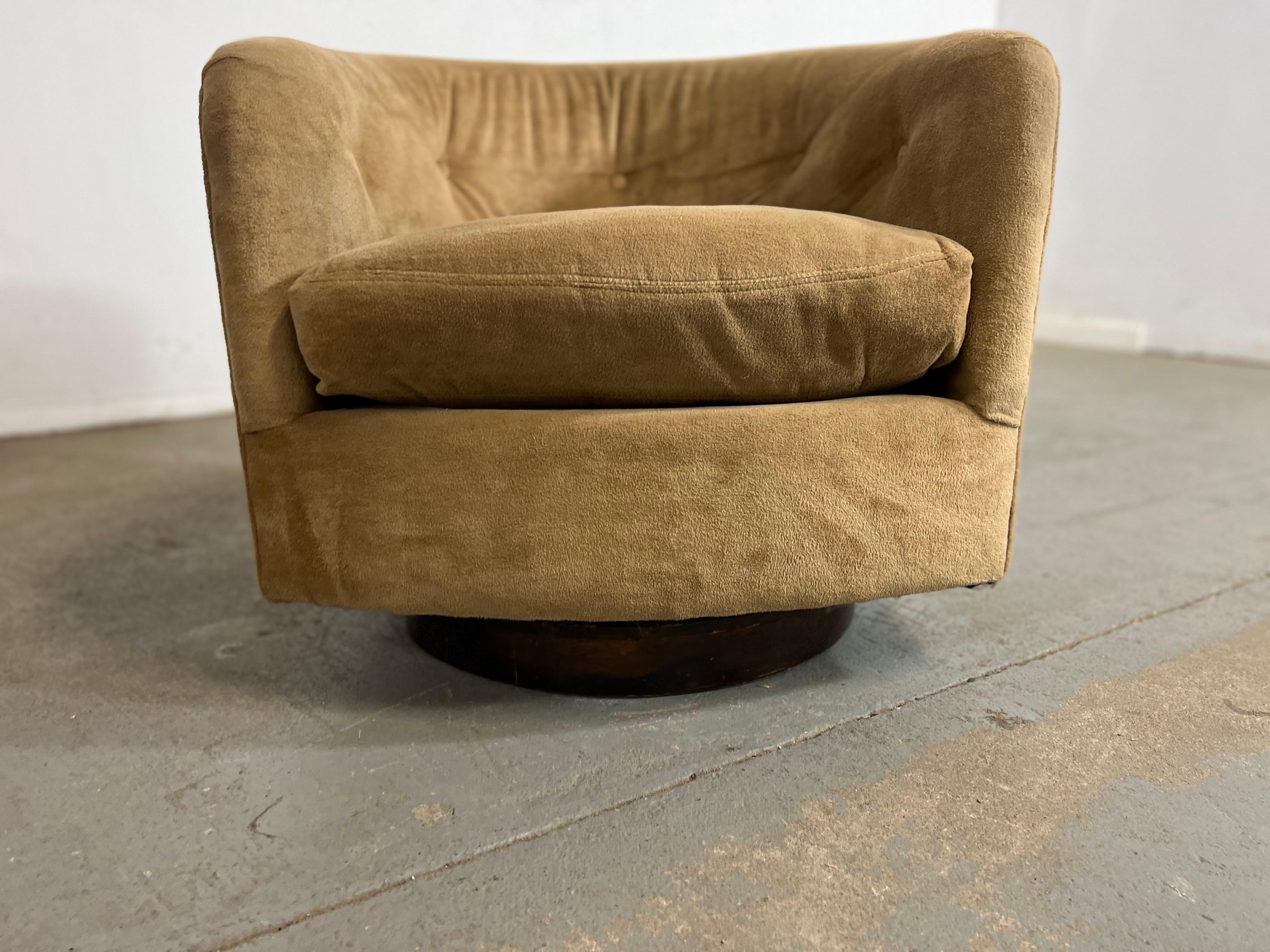 Pair of Mid-Century Modern Milo Baughman Style Walnut Base Swivel Club Chairs  For Sale 10