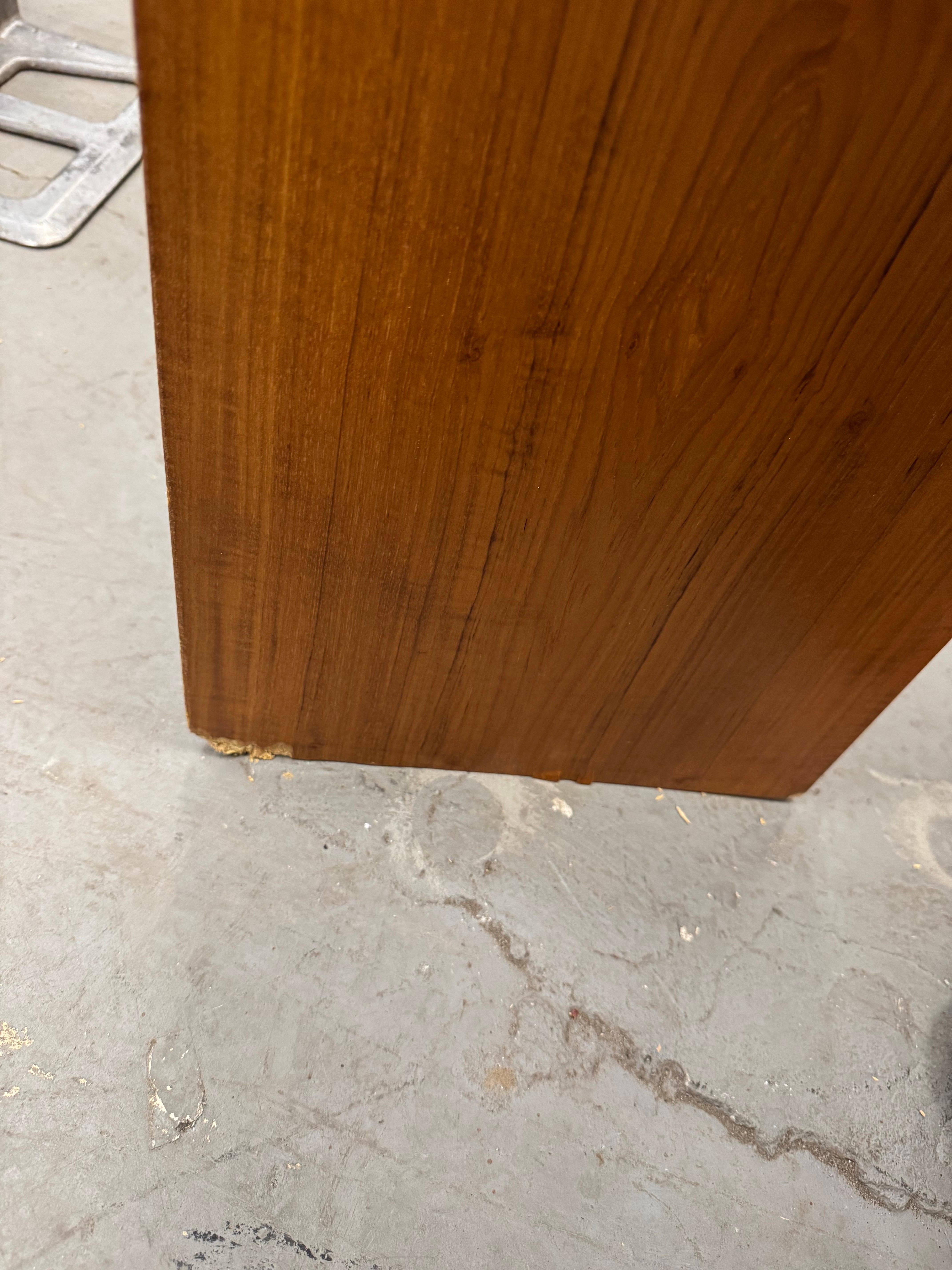 Libreria doppia in teak in stile Poul Hundevad, danese, moderna del metà secolo in vendita 8